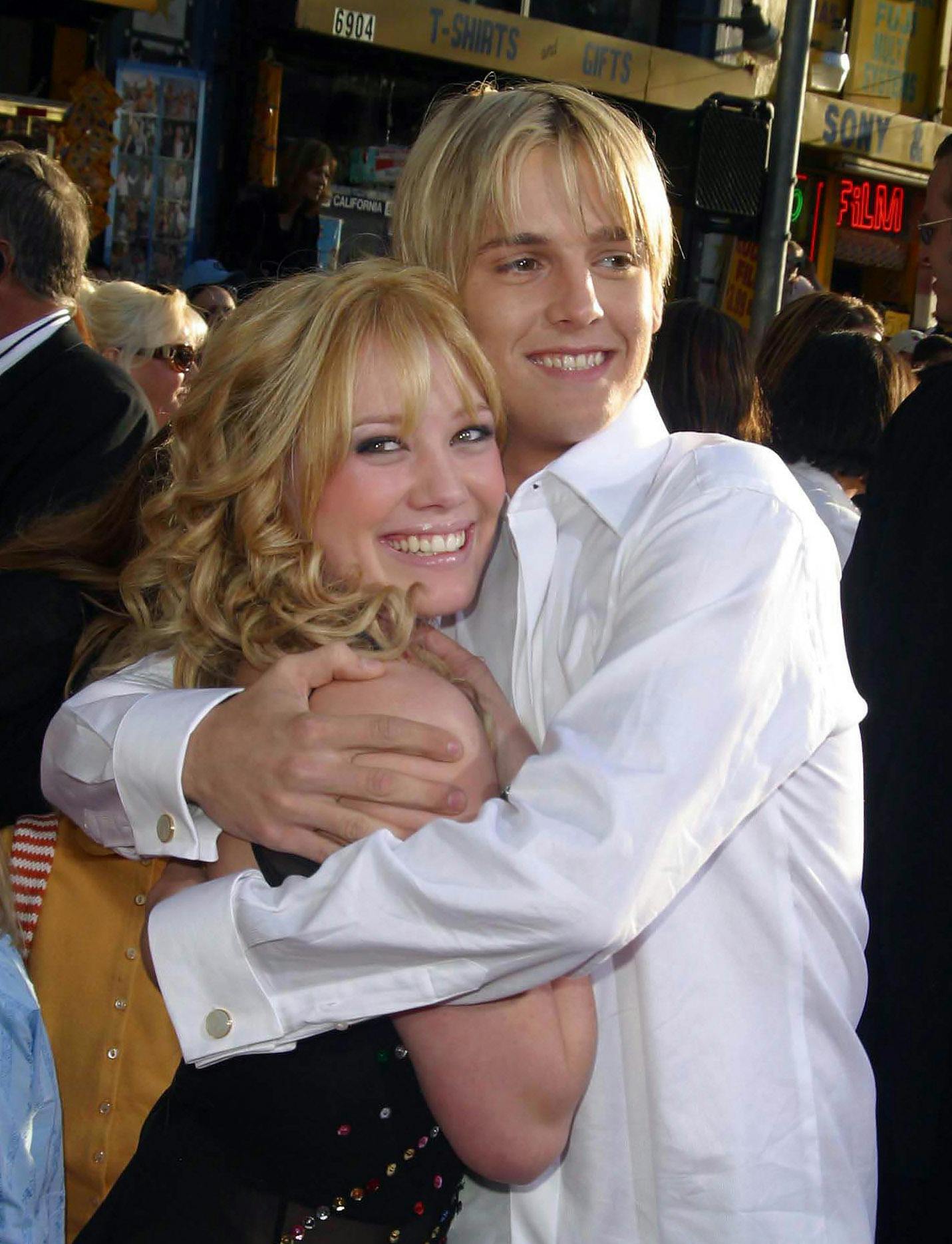 Aaron Carter og Hilary Duff startede med at date, da de var kun 13 år gamle.
