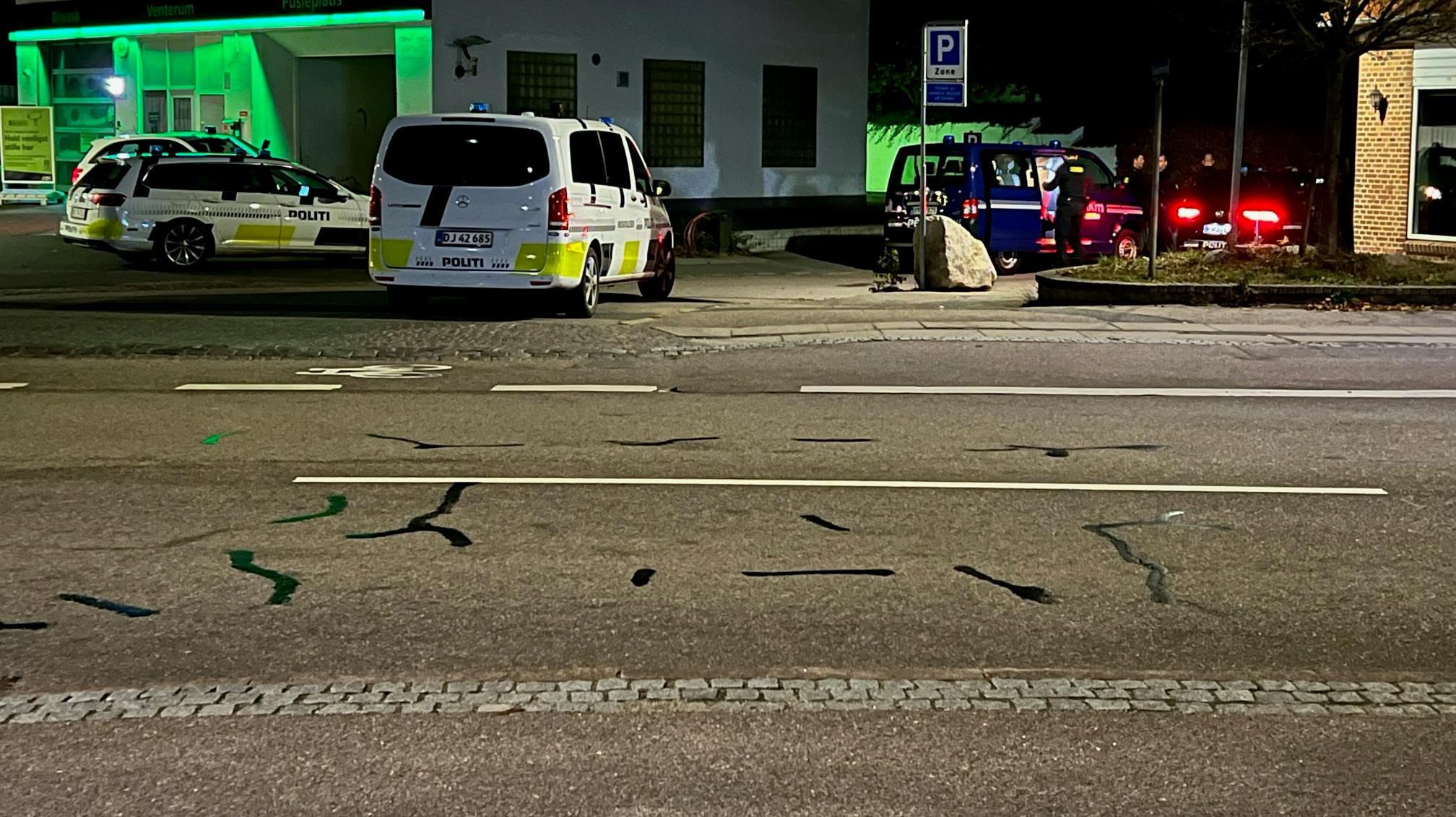 Politiet er ved at efterforske, hvad der er op og ned i sagen. 