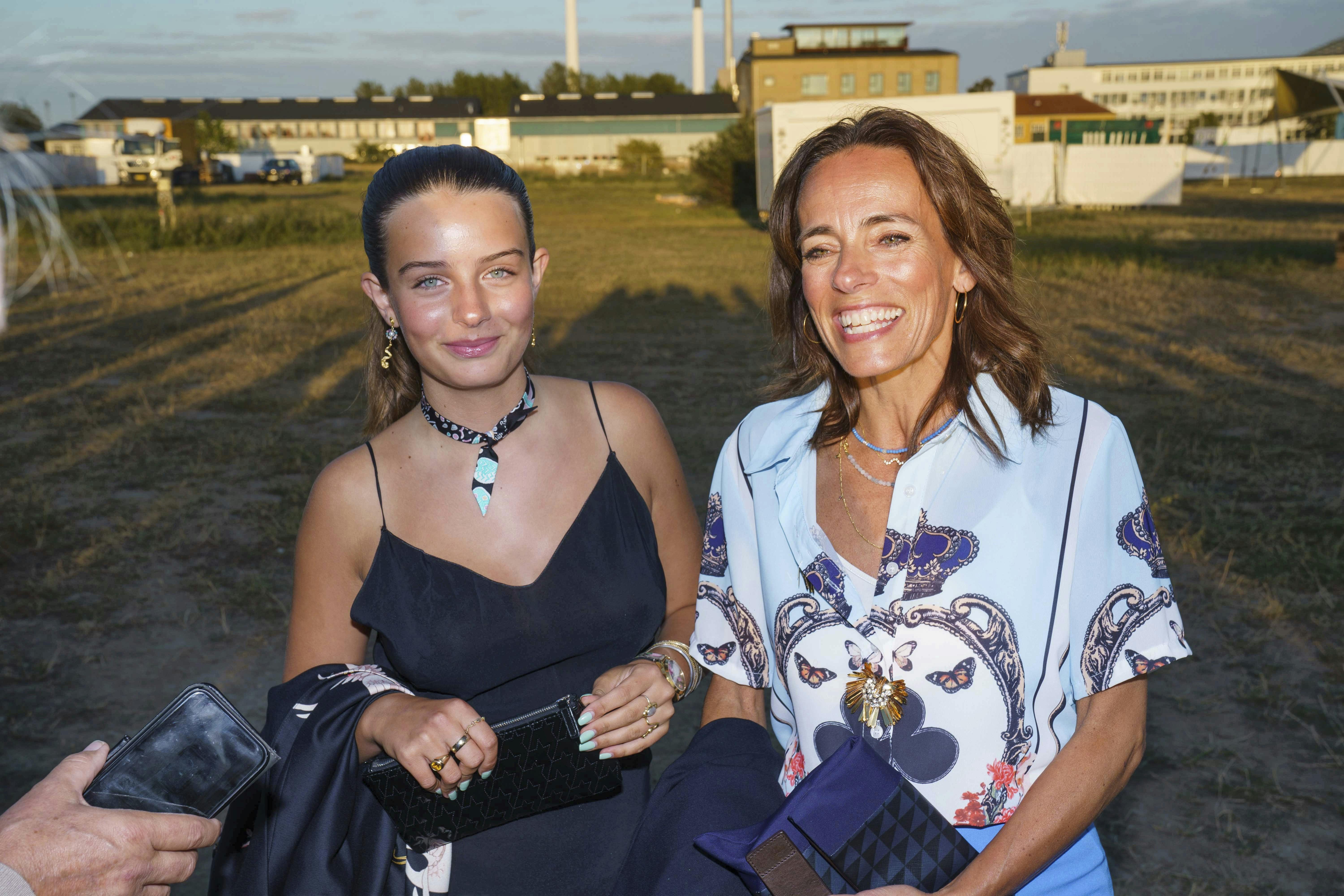 Viola og Camilla Ottesen