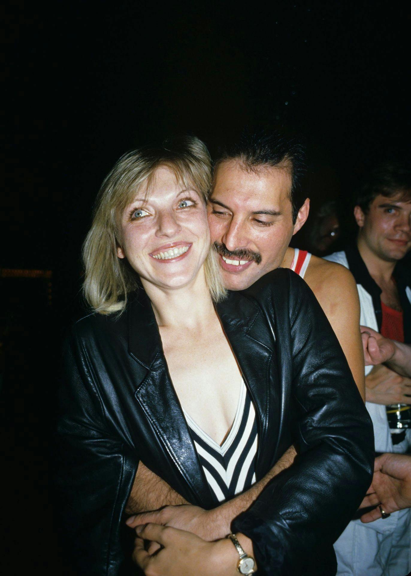 Mary Austin fortsatte med at bo i Freddie Mercurys palæ i London efter hans død. Mary Austin er i dag 71 år.
