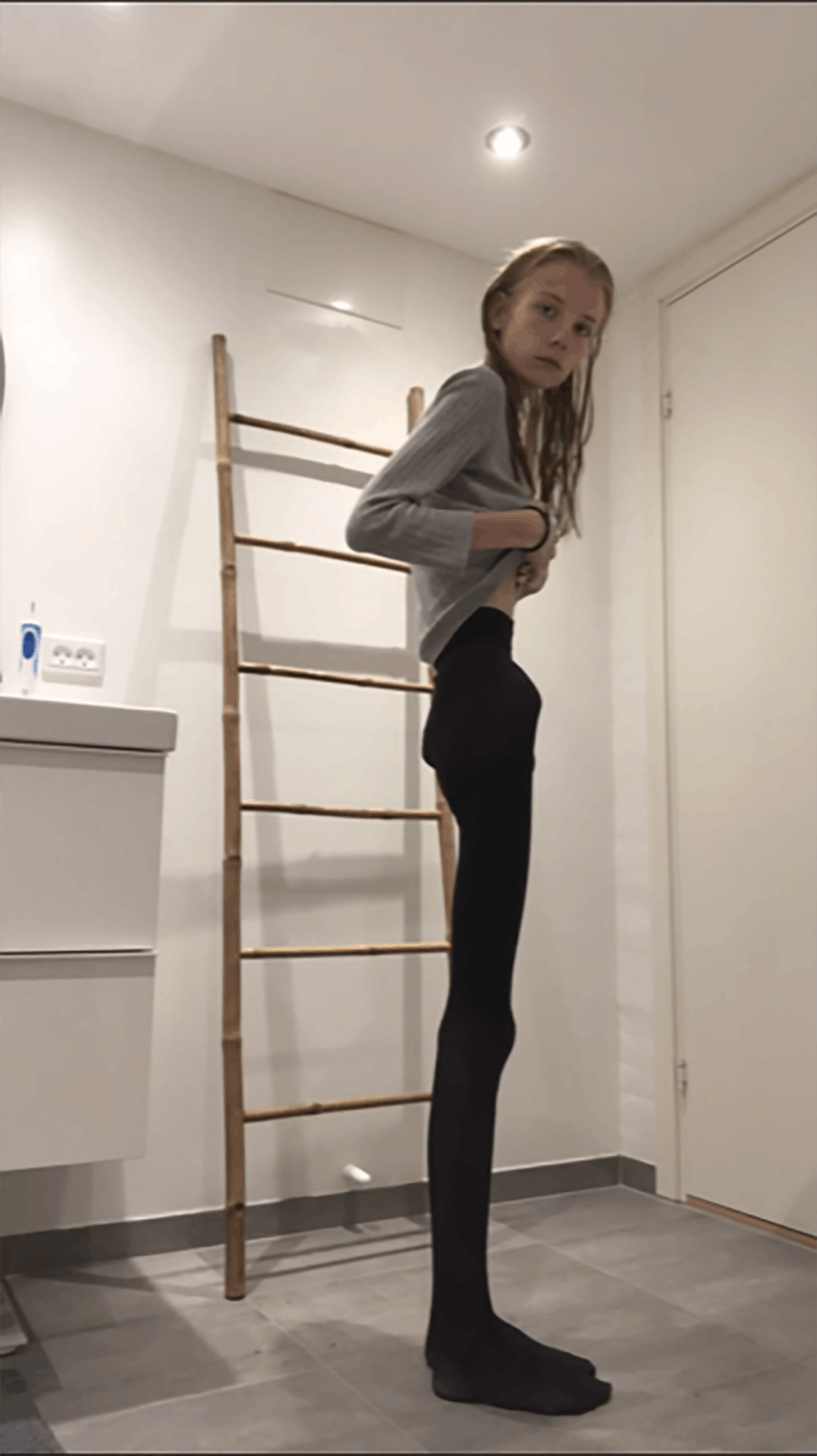 Agnes vejede 29 kilo, da hun faldt om med hjertestop.