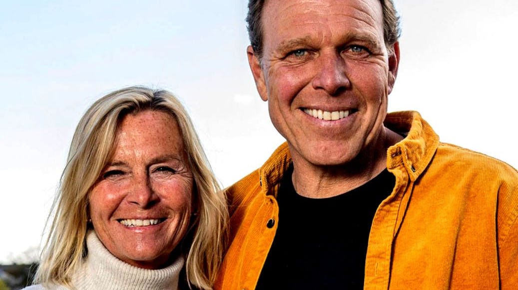 Mikkel Beha Erichsen og fru Marian Midé har deres på det tørre.