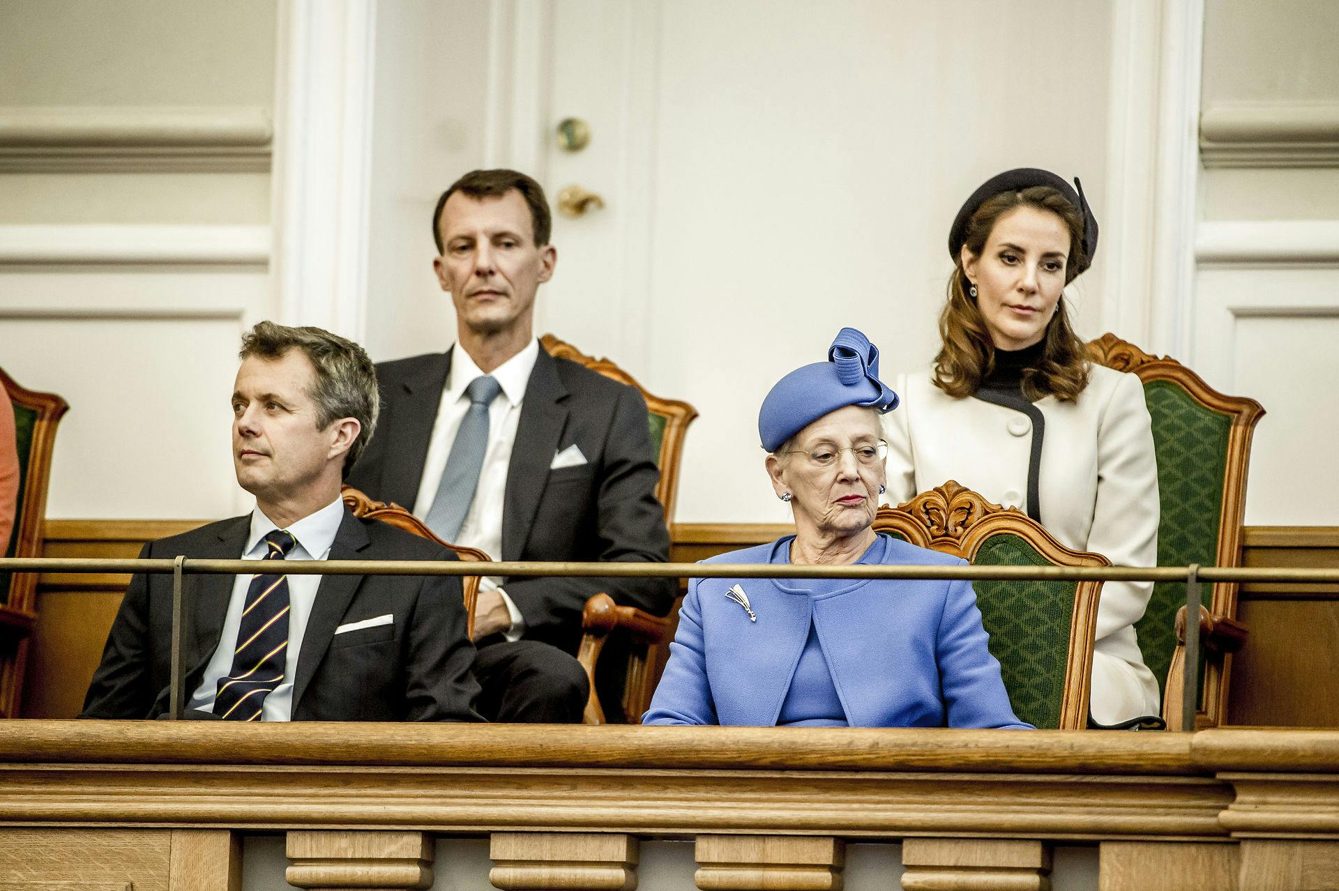 Prins Joachim, kronprins Frederik og dronning Margrethe vil alle deltage ved&nbsp;Dronningens 50-års Regeringsjubilæum på Københavns Rådhus lørdag.