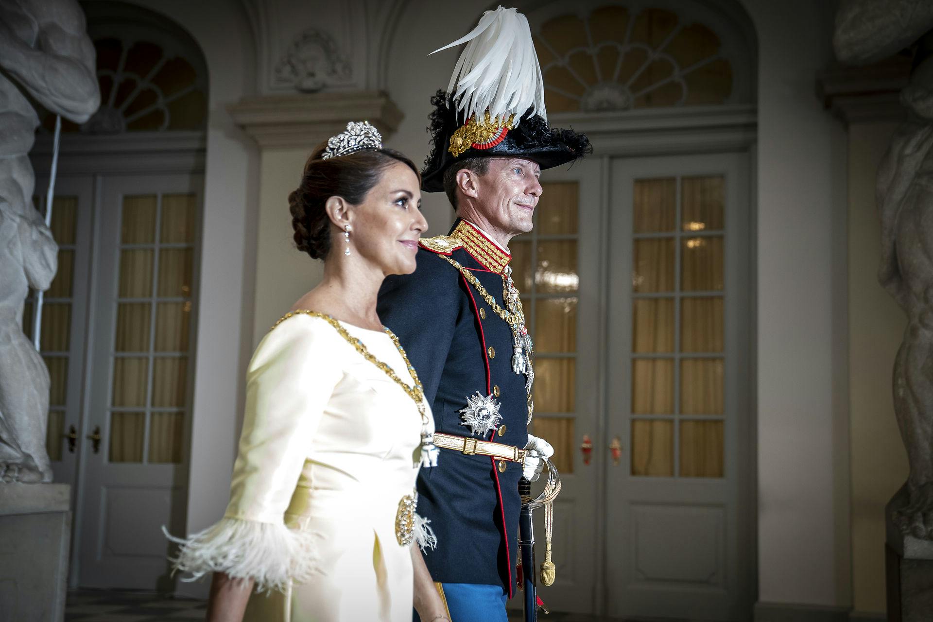 Prins Joachim og prinsesse Marie vil ifølge kongehusekspert Jakob Steen Olsen formentlig gerne bo i Danmark igen.