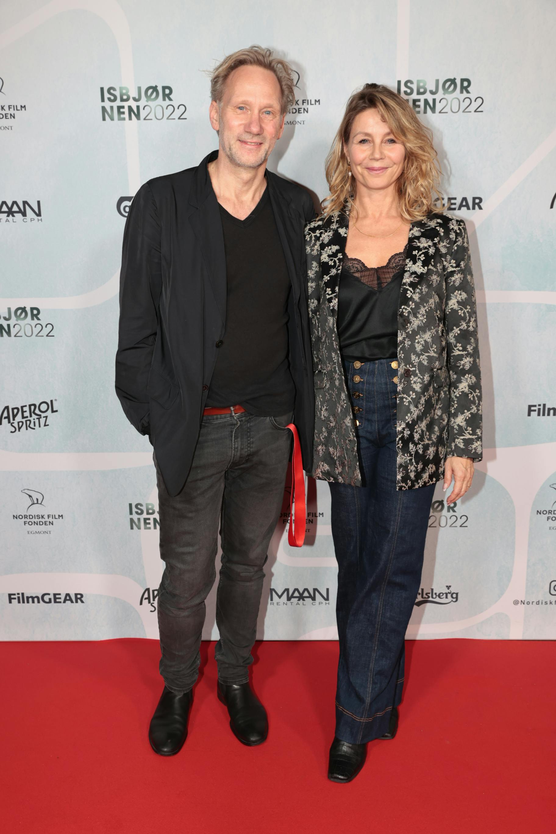 Allerede på første date gik snakken ualmindeligt lystigt, fortæller Hassing 