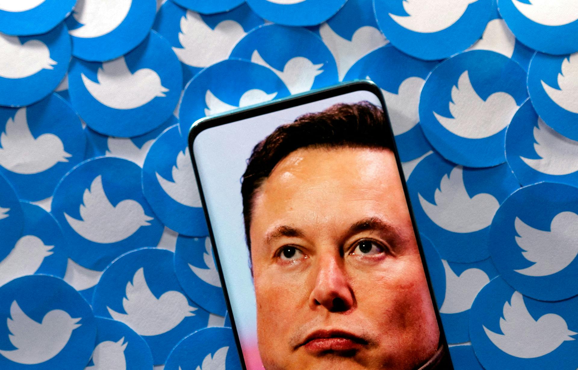 Tesla- og SpaceX-ejer og verdens rigeste mand, Elon Musk, købte i år Twitter til den nette sum af 44 mia. dollars. Det svarer til lidt mere end 300 mia. kr. 