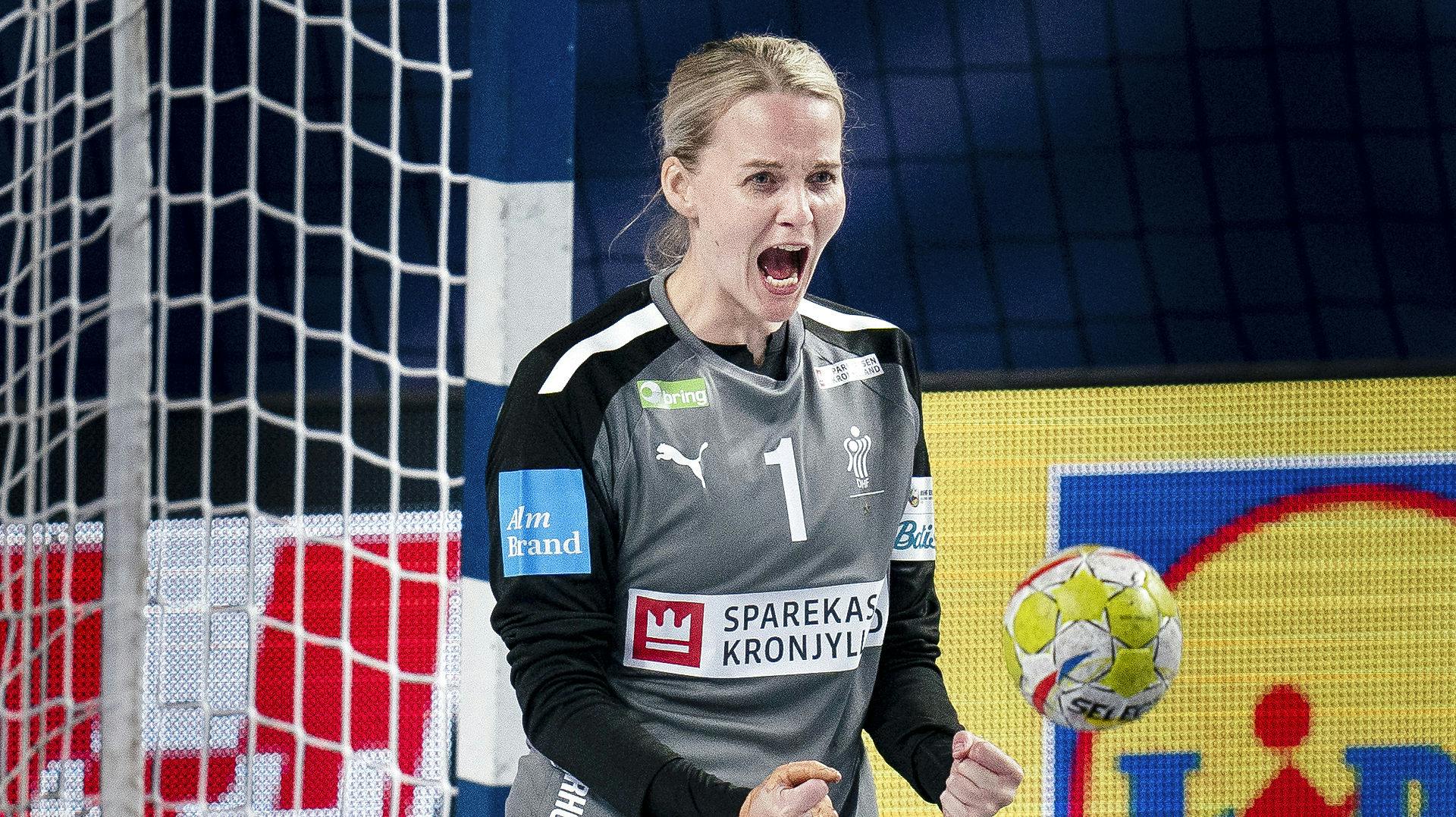 Der er meget at juble over for Sandra Toft. Hun trives i sin nye klub, er flyttet sammen med kæresten og er fast kvinde i målet for Danmark.