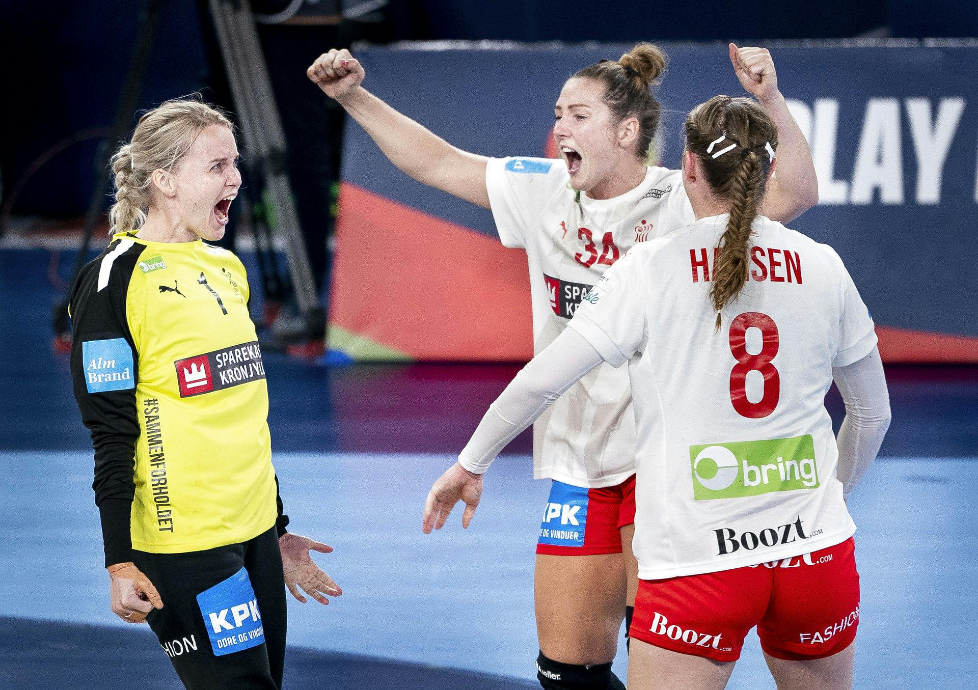 Sandra Toft (tv.) og Anne Mette Hansen (th.) er vant til at juble sammen for både klub- og landshold.
