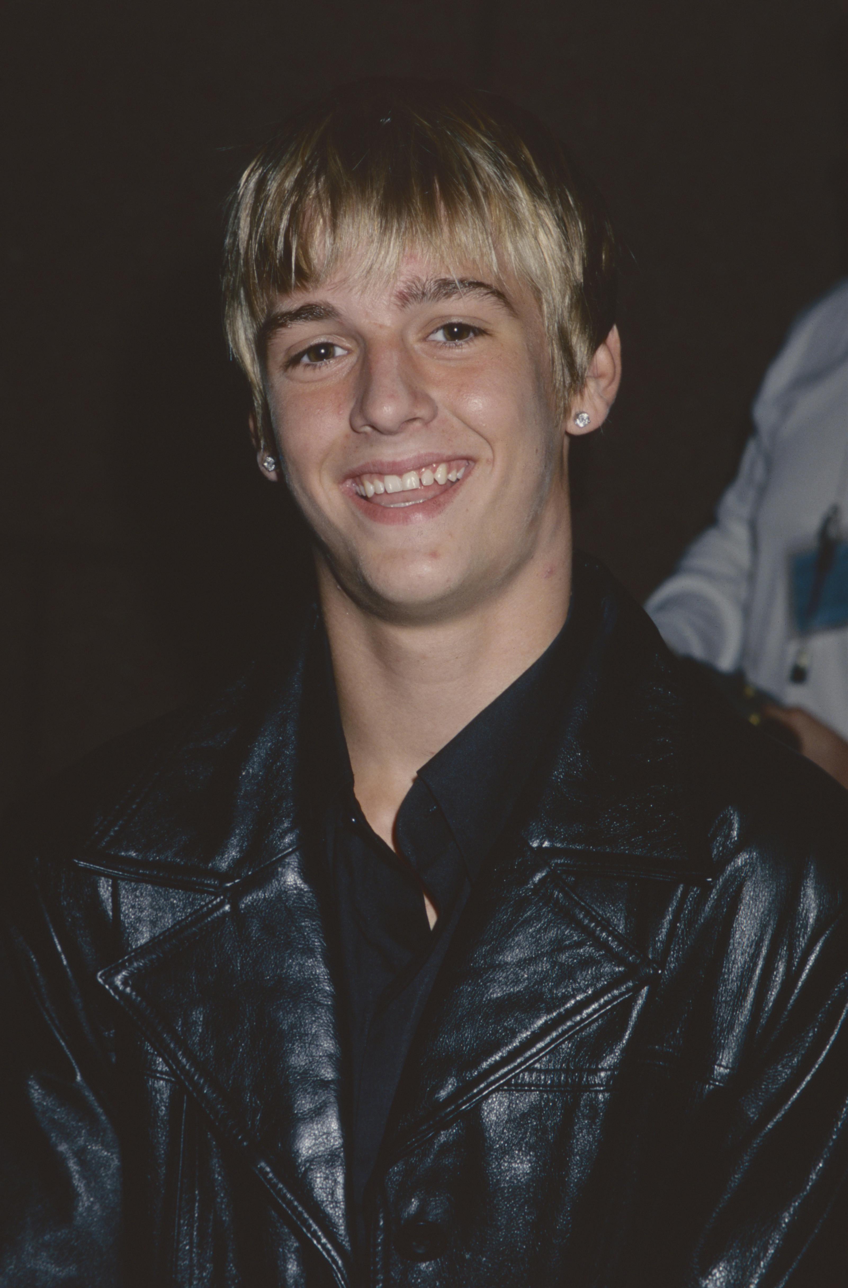 Aaron Carter er her med til fejringen af sin ven, popkongen Michael Jacksons jubilæum i New York i 2001. Det er to år før den grænseoverskridende episode i soveværelset på ranchen 