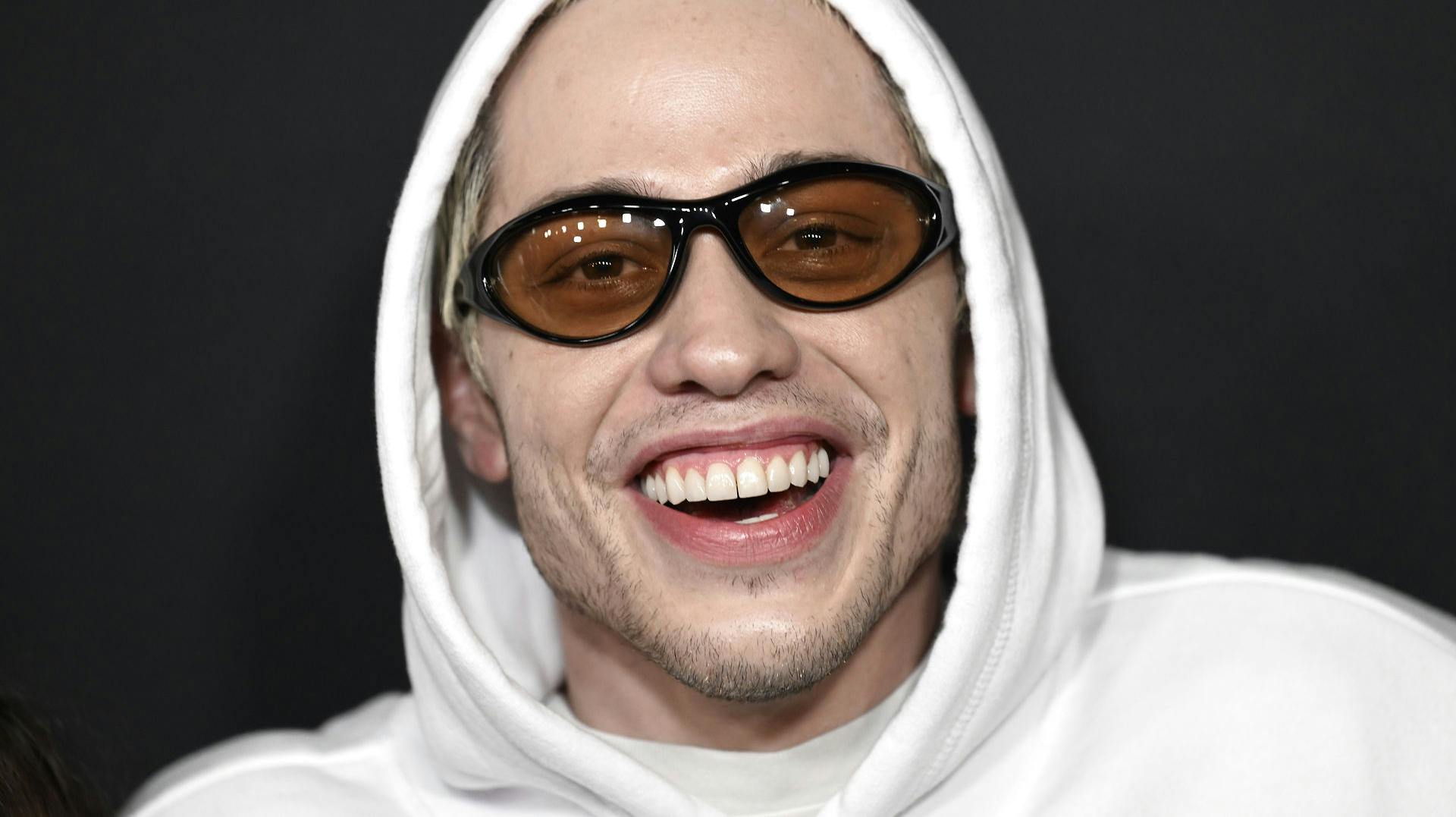 Pete Davidson er kendt for at score den ene kvindelige skønhed efter den anden. Og nu har vi måske fået svaret på, hvad der er hans store hemmelighed?