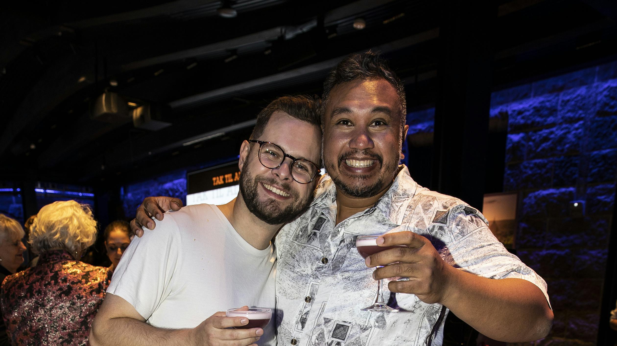 Kaspar beskriver sig selv om "en ludobrik, der er slået hjem".