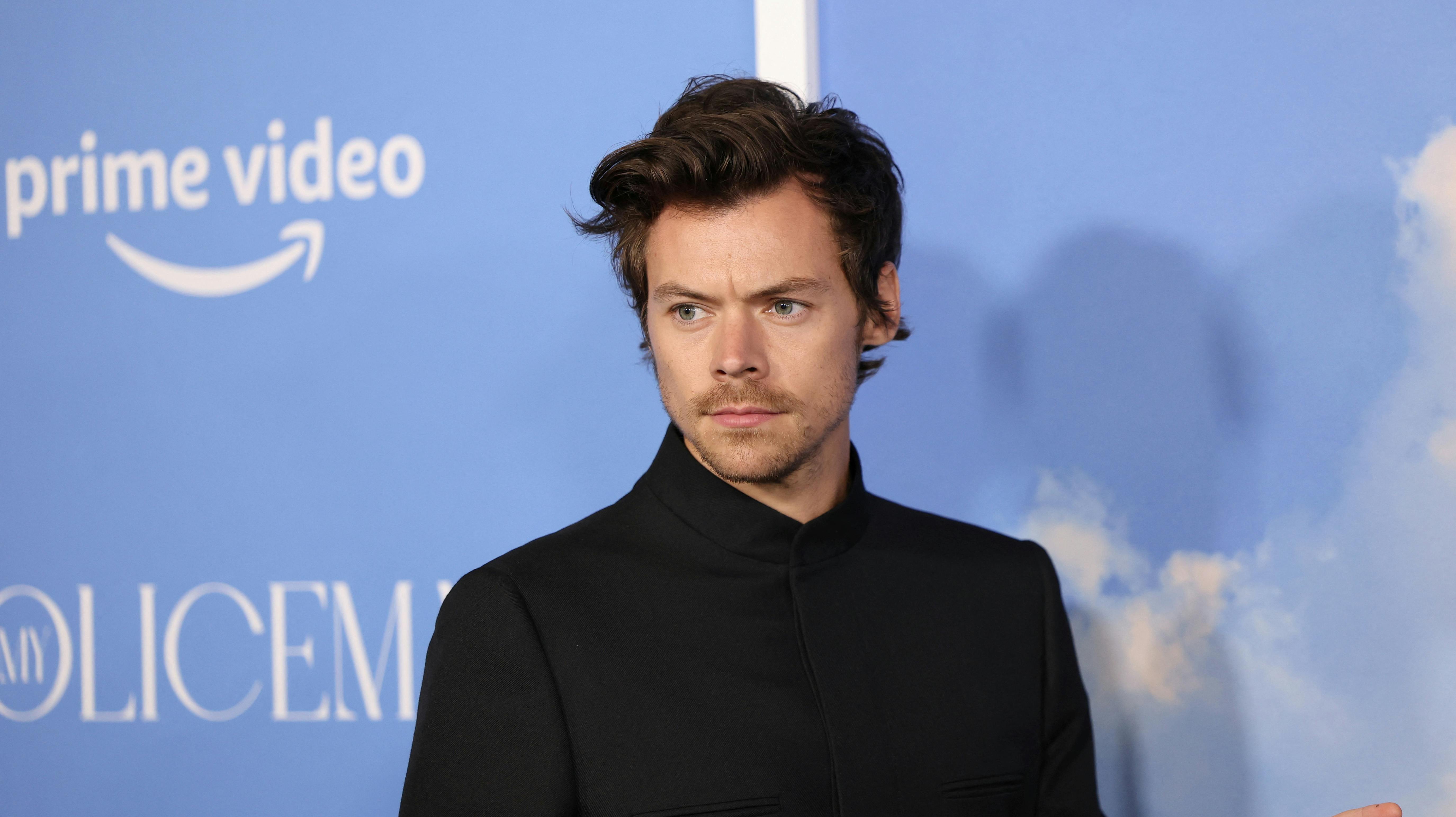 Trods uheldet fortsatte Harry Styles sin koncert.