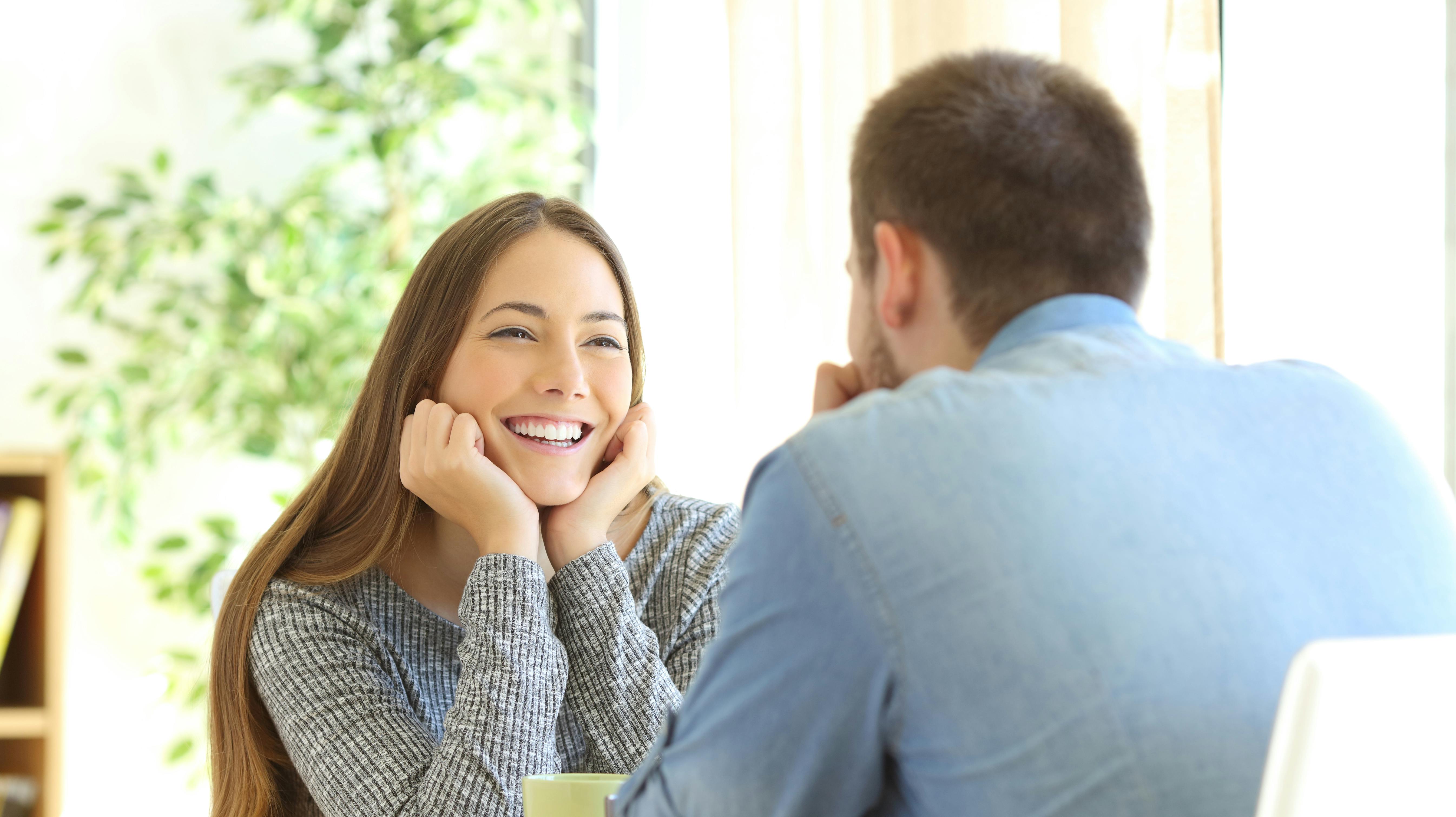 Færre salgstaler og mere nærvær. Sexologen mener, vi er søger anderledes måde at date.