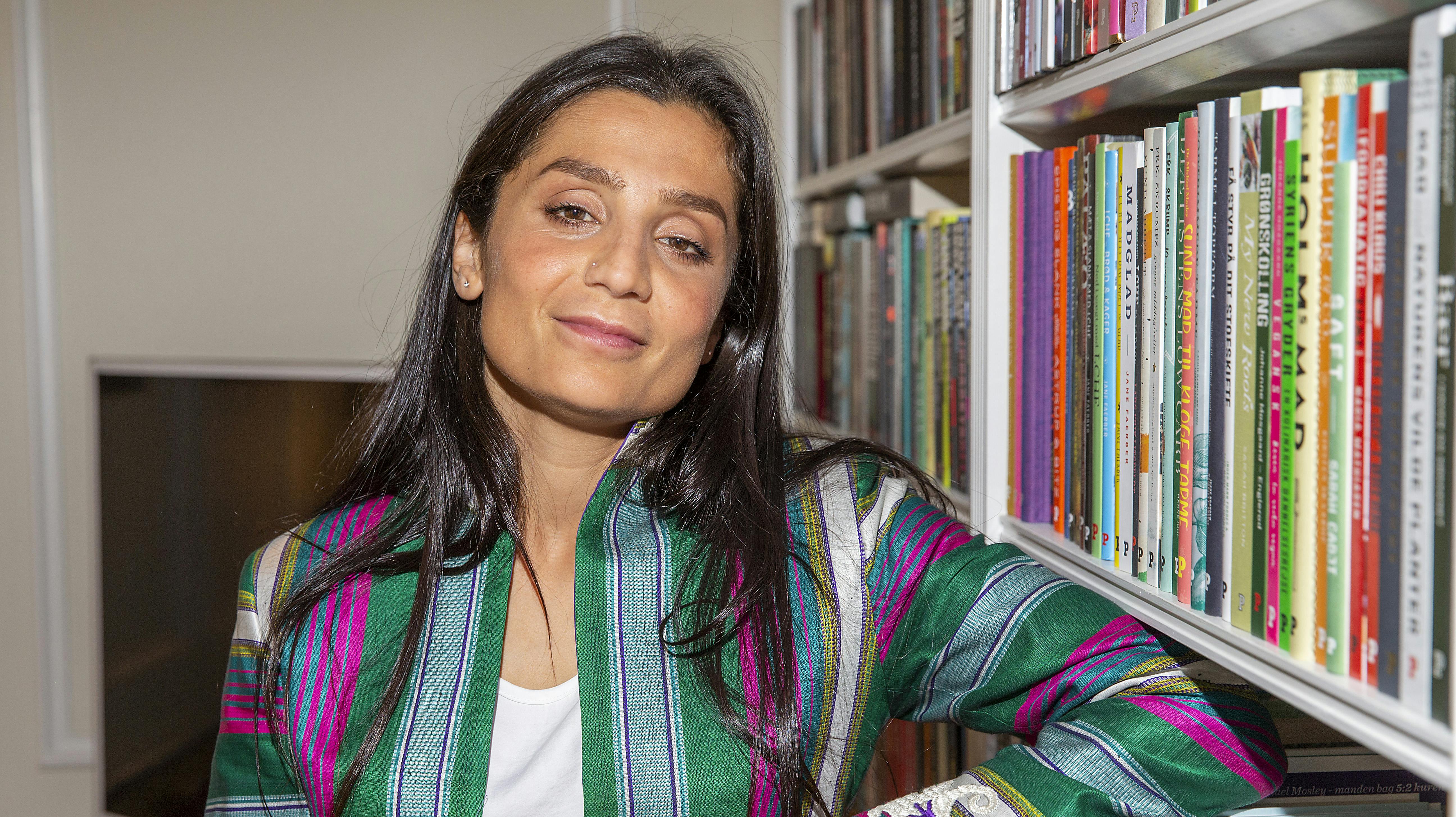 Nadia Nadims hjerte banker for fodbold. Derfor sagde hun ja til at være ambassadør for det stærkt kritiserede VM i Qatar. 