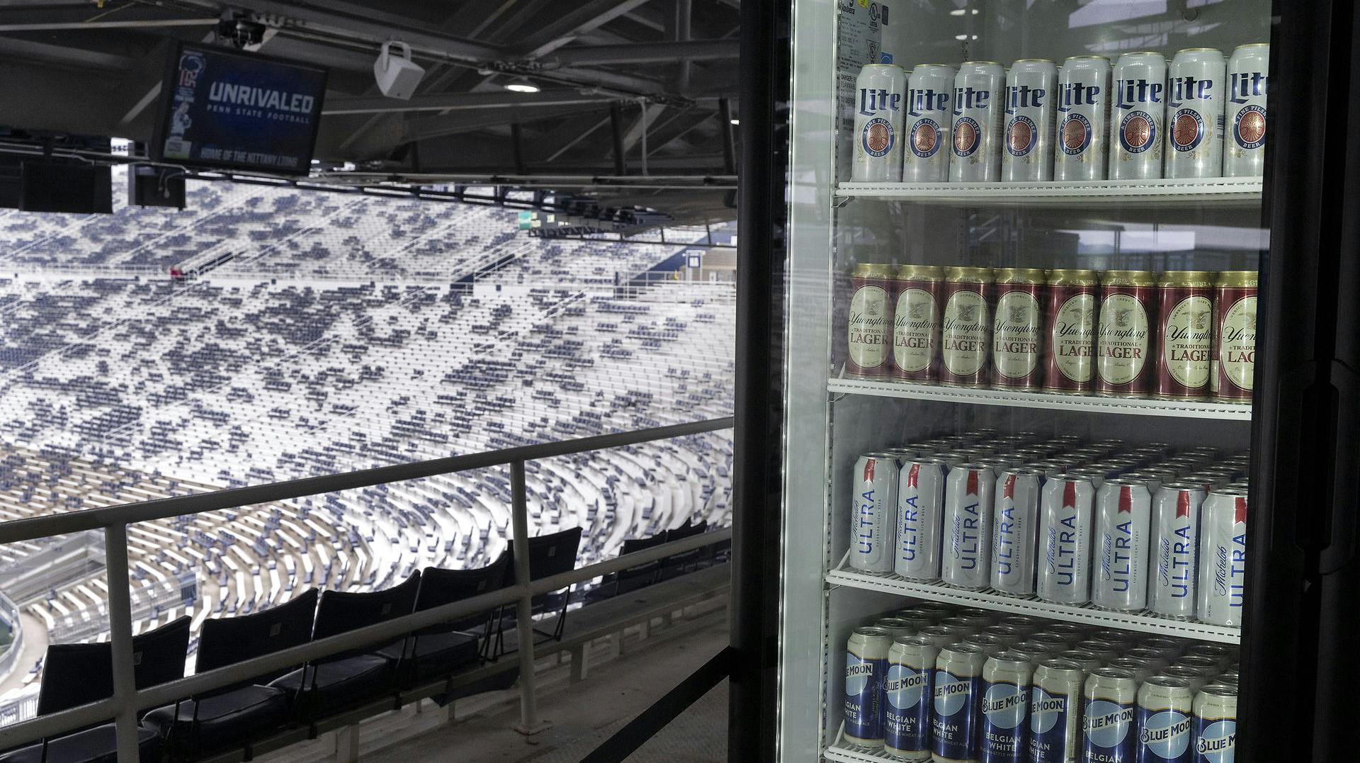 Man skal punge ud, hvis man vil have fingrene i en øl under VM i Qatar.