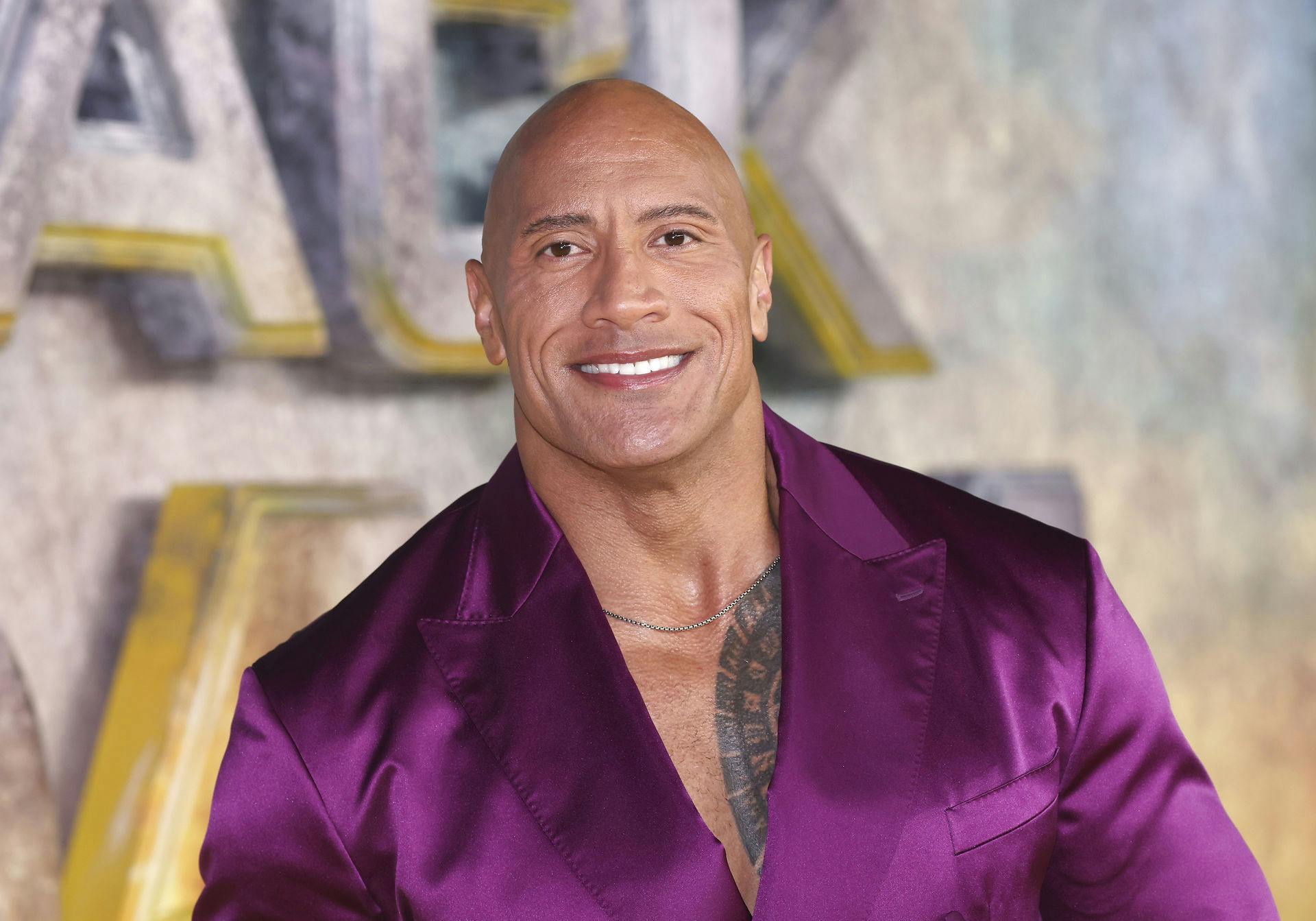 Dwayne Johnson ser helt vild ud i rollen som Black Adam.
