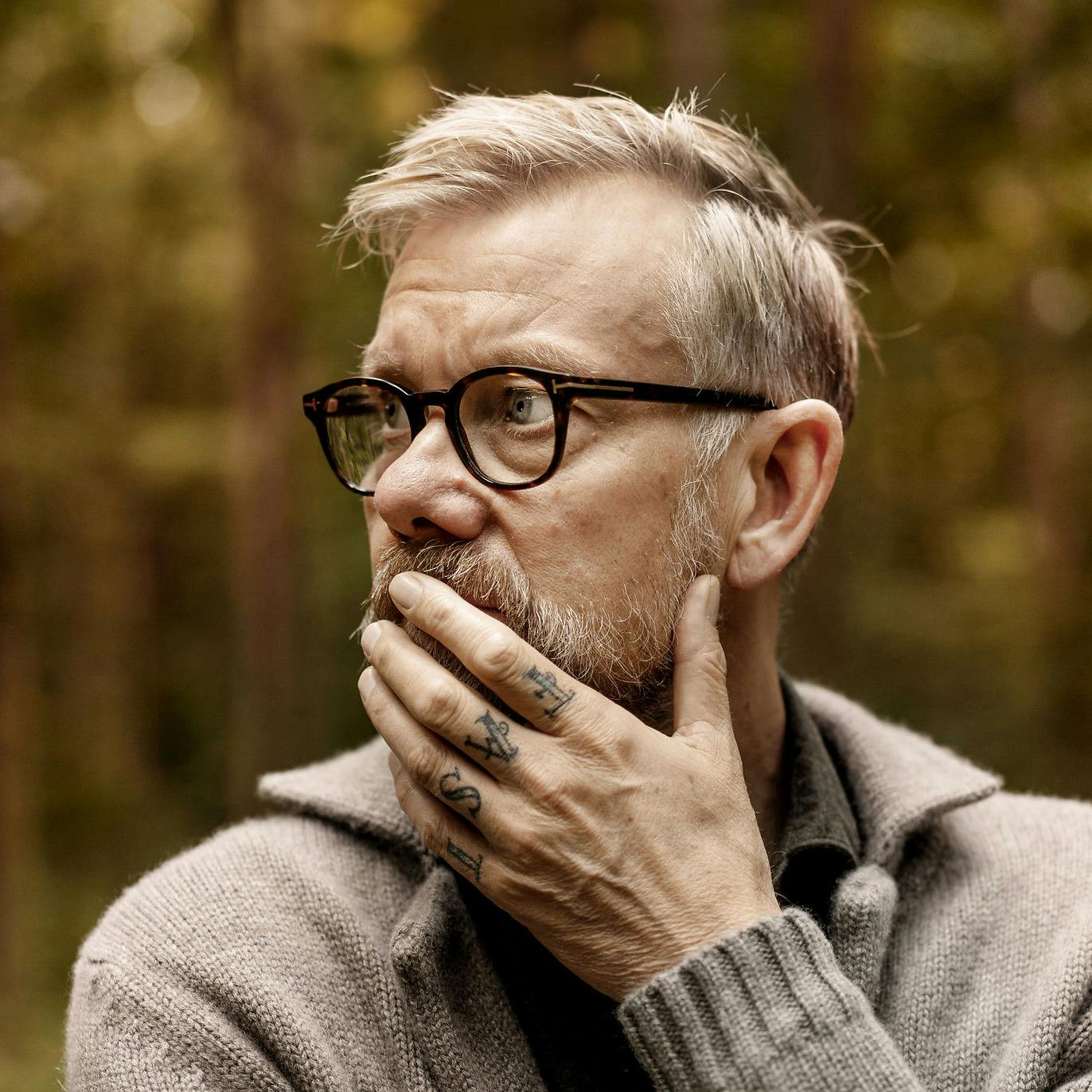 Komiker Casper Christensen, 54, fortæller om en voldsom episode, hvor en af hans medarbejdere faldt død om. 