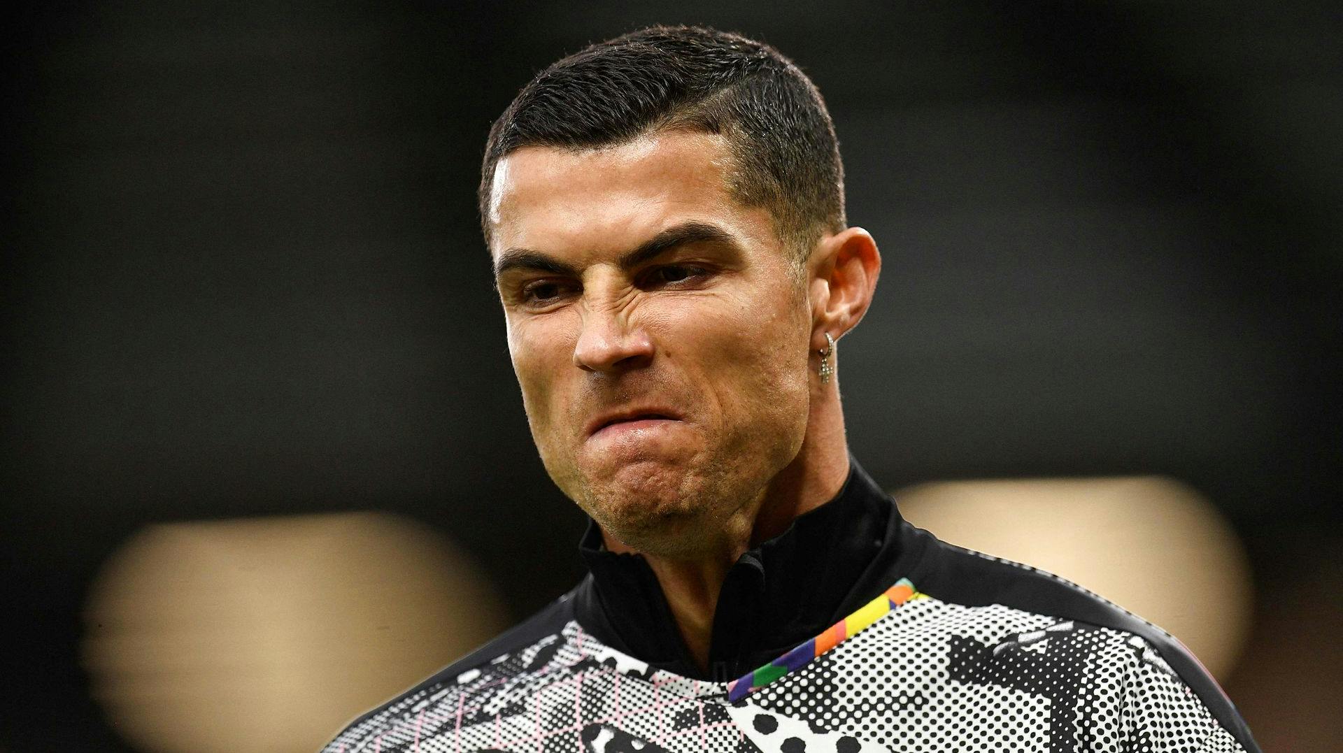 Cristiano Ronaldo ligner en mand, der er på vej væk fra Manchester United. 