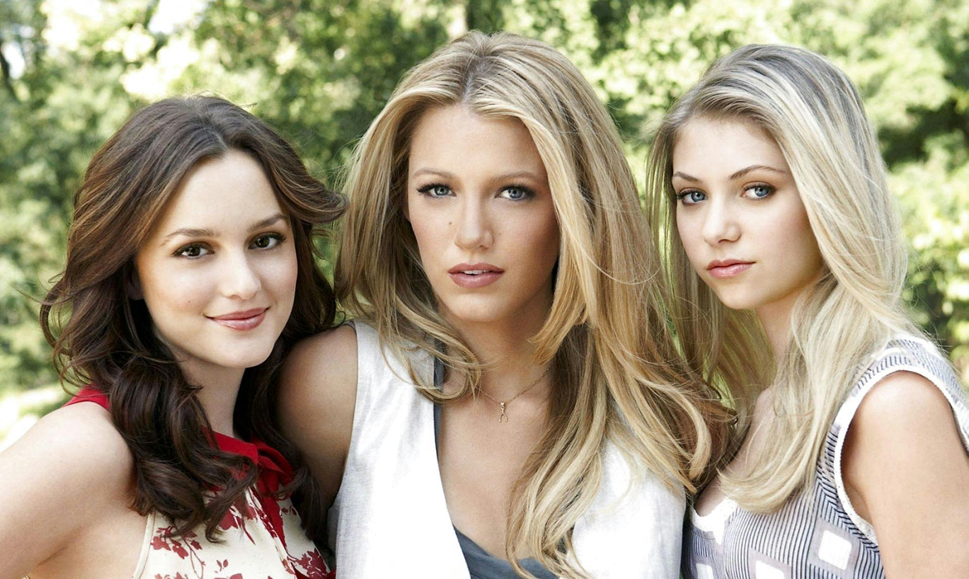 Fra venstre: Leighton Meester, Blake Lively og Taylor Momsen fra den hyperpopulære ungdomsserie "Gossip Girl", der havde premiere i 2007 og kørte frem til 2012.&nbsp;
