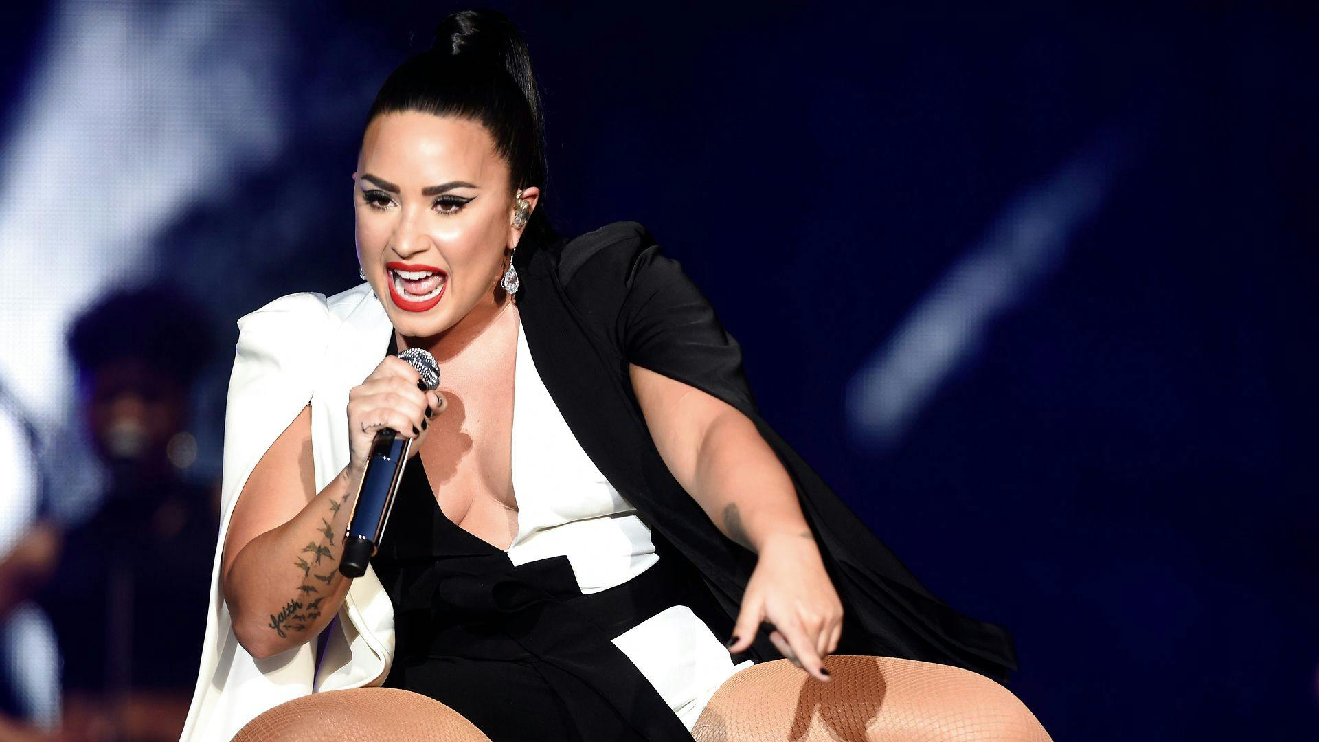 Popstjernen Demi Lovato har lidt færre kilo på sidebenene, men det er egentlig sket ved en fejl
