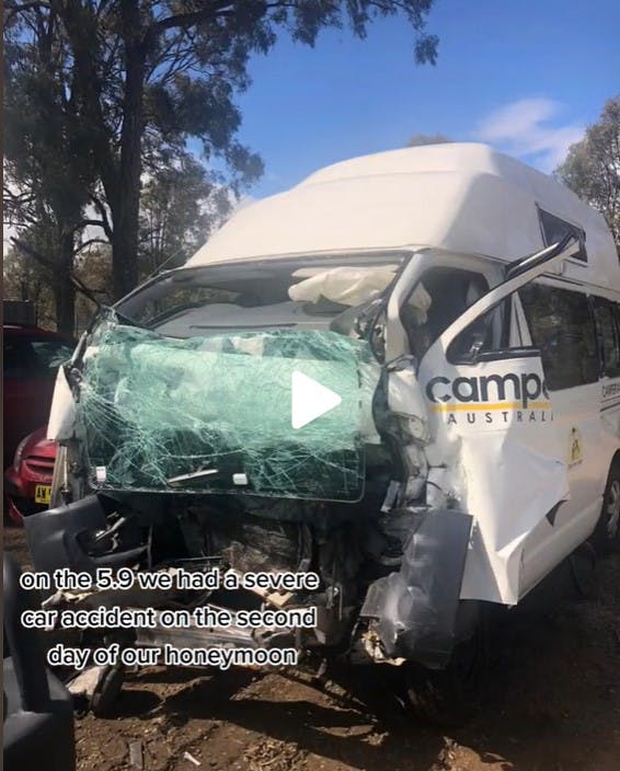 Det er et mirakel, at de begge overlevede det frontale sammenstød. 