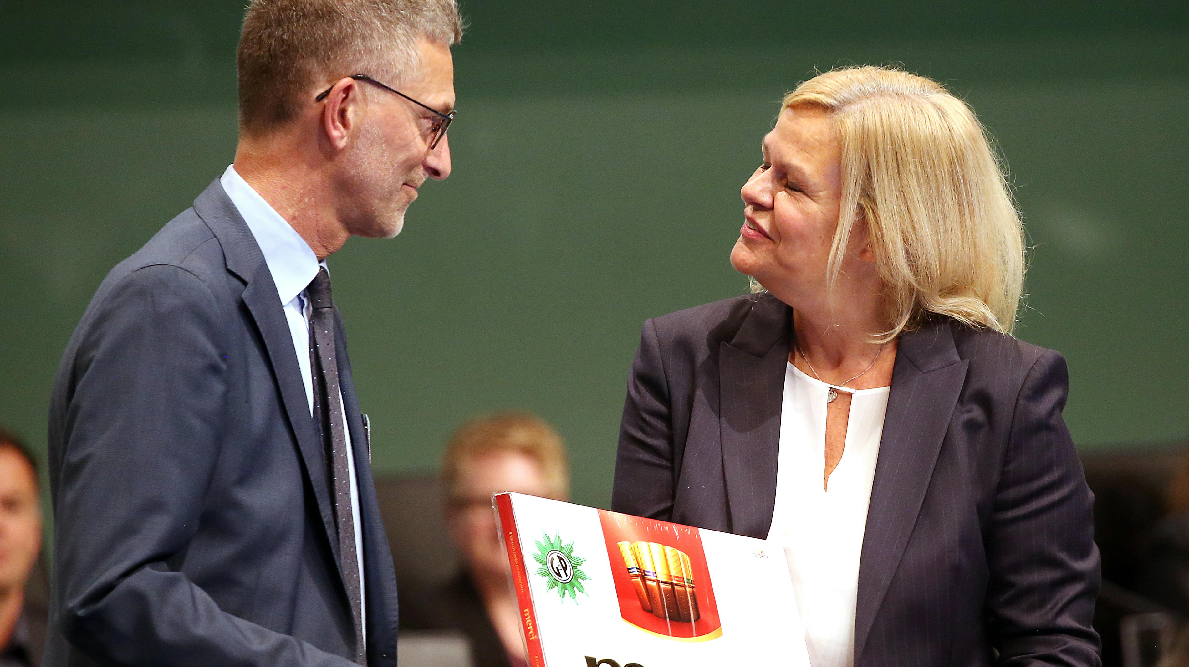 Merci, bruges – sjovt nok – ofte som gave for at sige tak. Her i en tysk sammenhæng. nbsp;