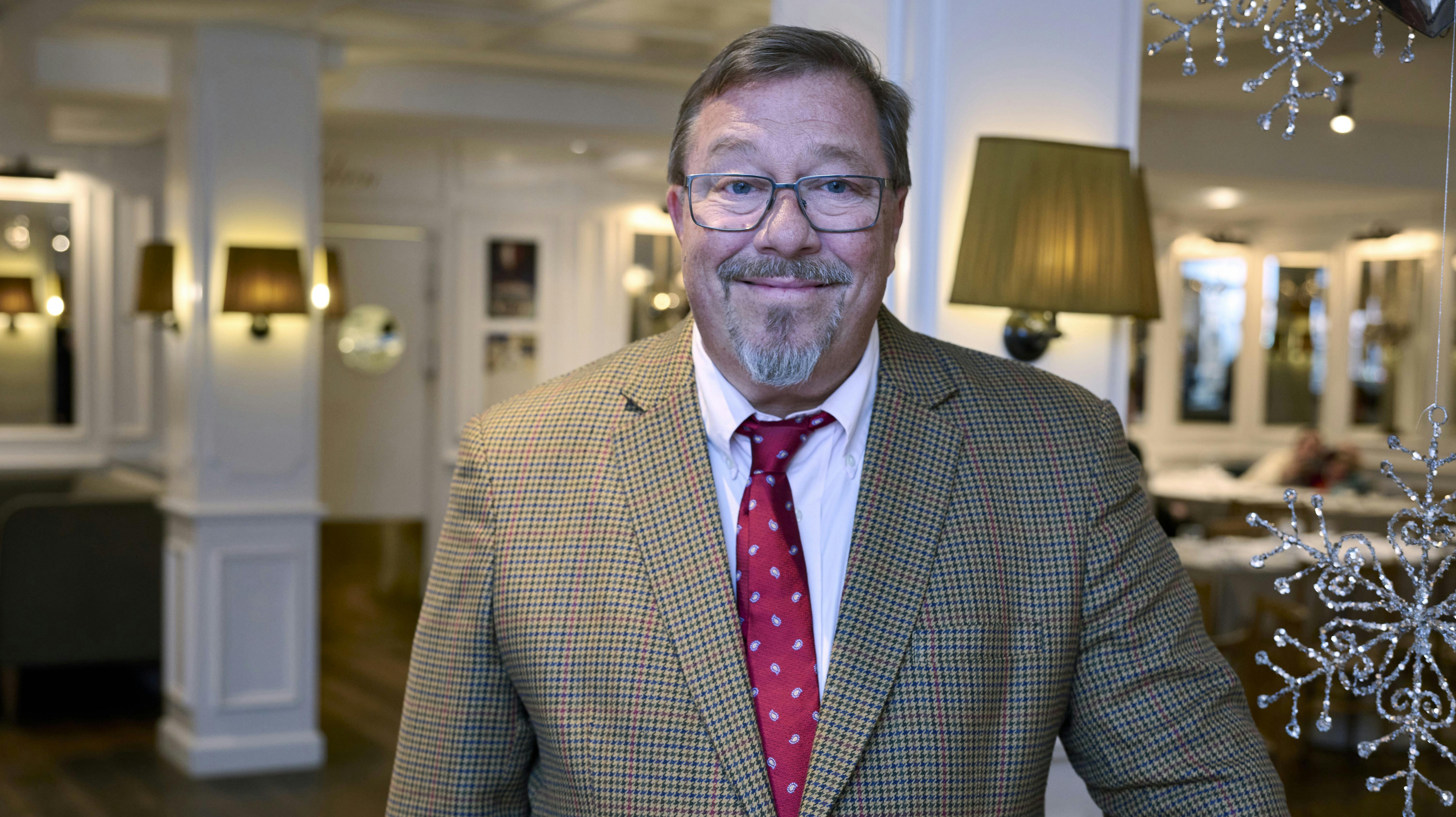 James Price er fortid i tivolirevyen.