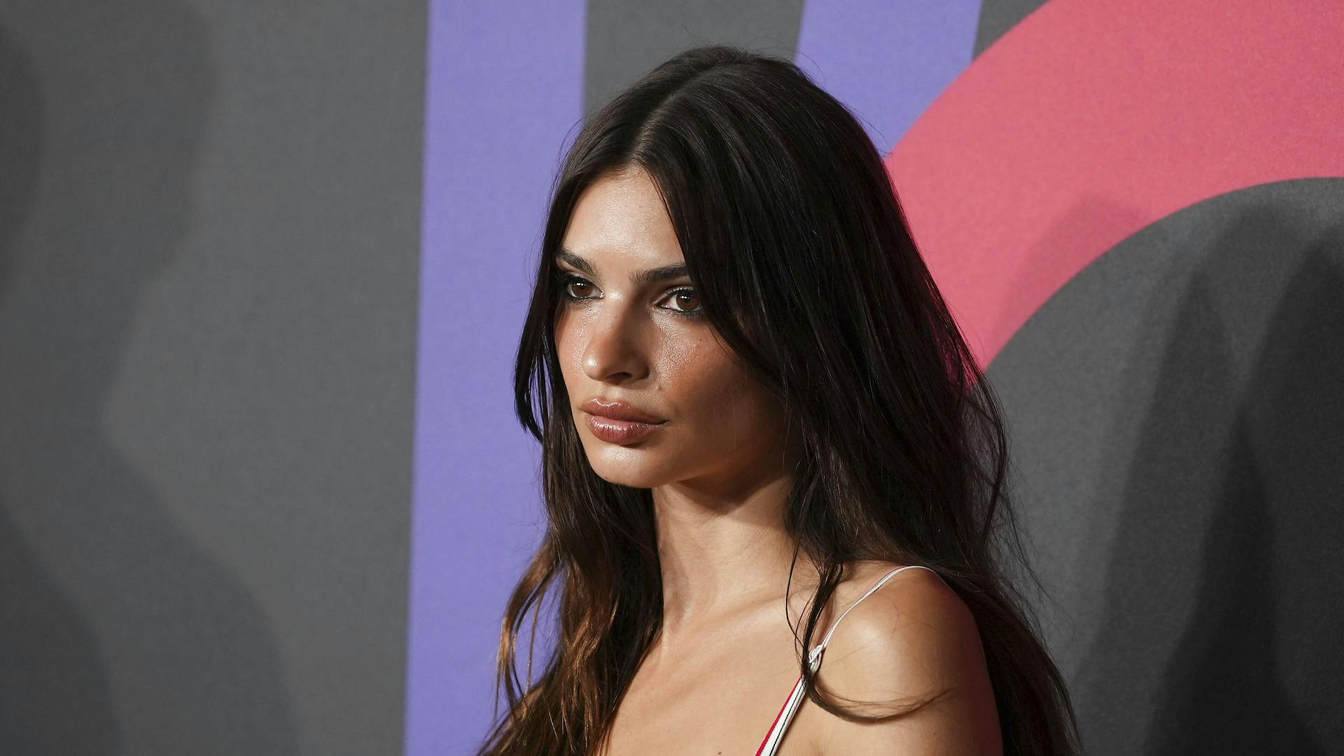 Emily Ratajkowski er tilsyneladende ikke fan af australsk komiker...