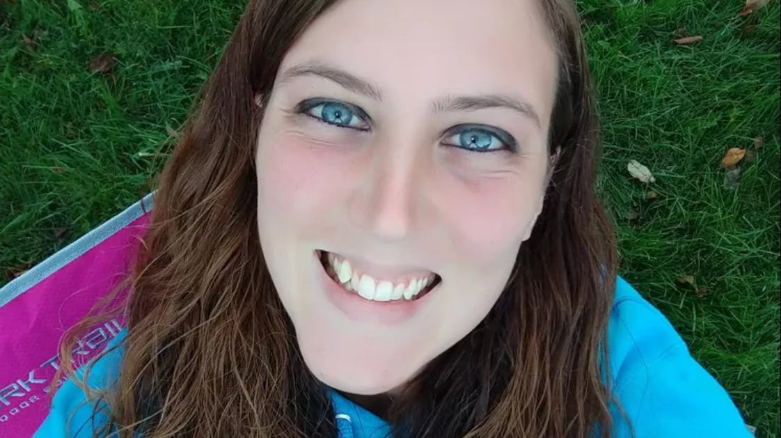 Lindsey Abbuhl er blevet idømt seks års fængsel for at lyve datteren dødssyg – men hun kan allerede være ude om seks måneder, hvis hun opfører sig ordentlig.