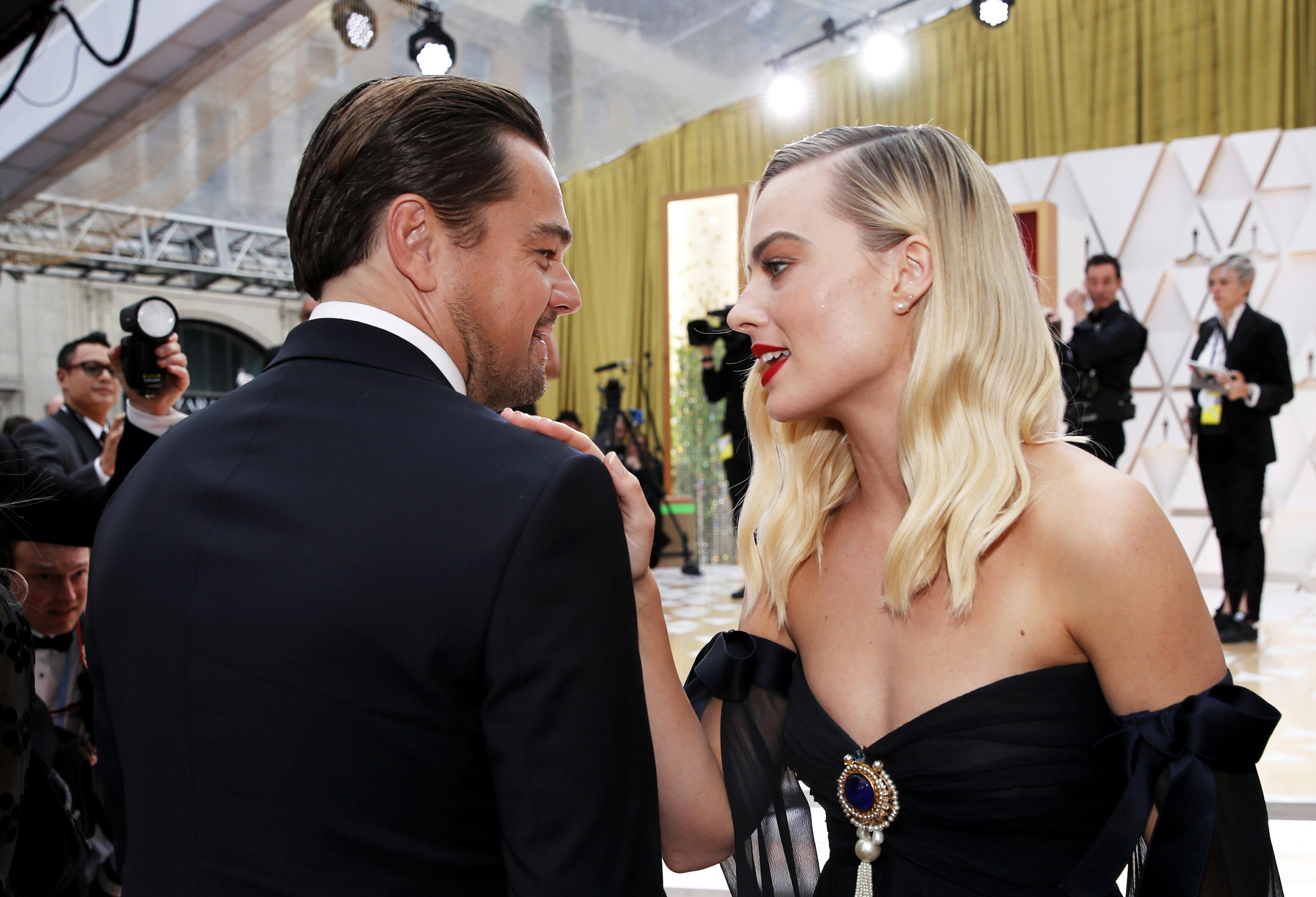 Margot Robbie og Leonardo DiCaprio på den røde løber.