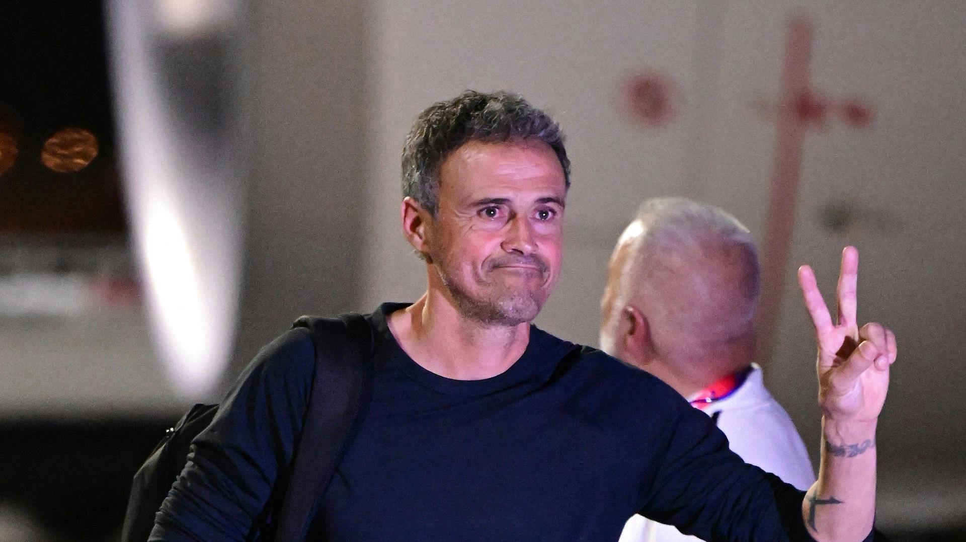 Den spanske landstræner, Luis Enrique, har intet imod, at spillere har sex inden kamp. Men de skal holde sig fra orgier. 