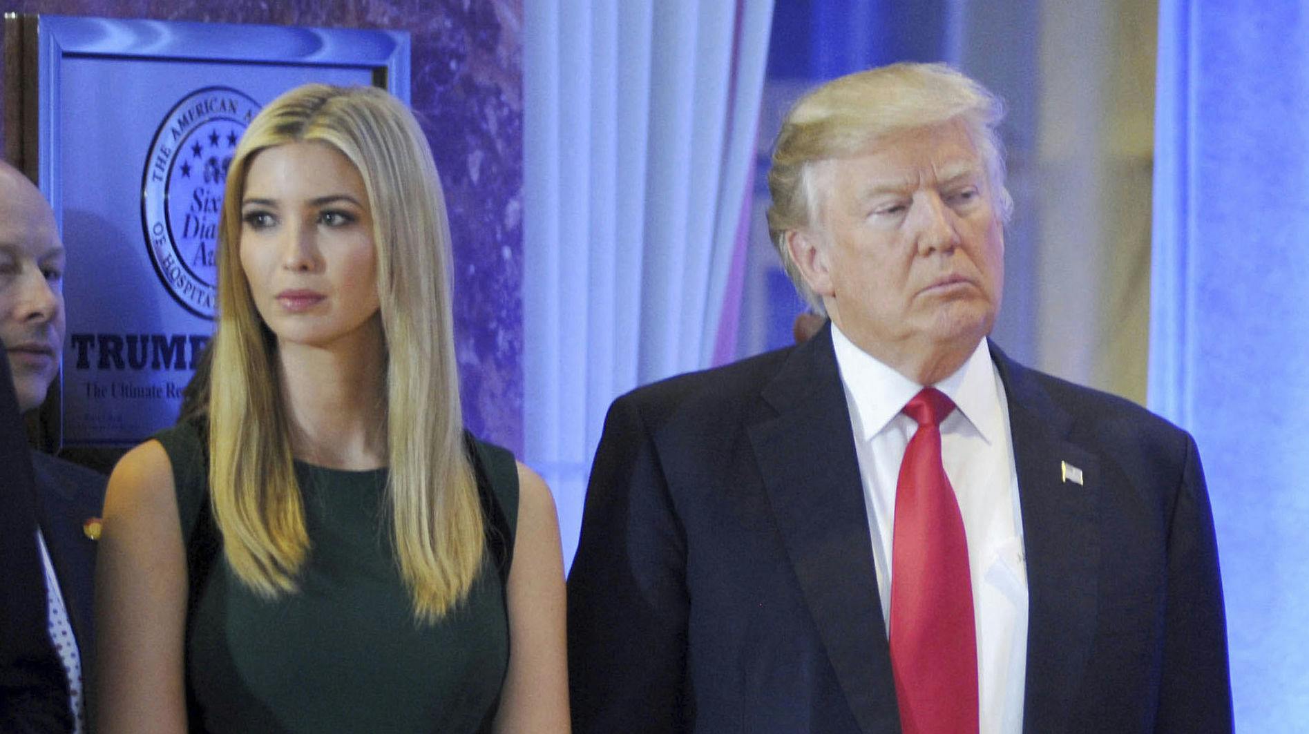 Ivanka Trump i selskab med sin far, den tidligere præsident Donald Trump.