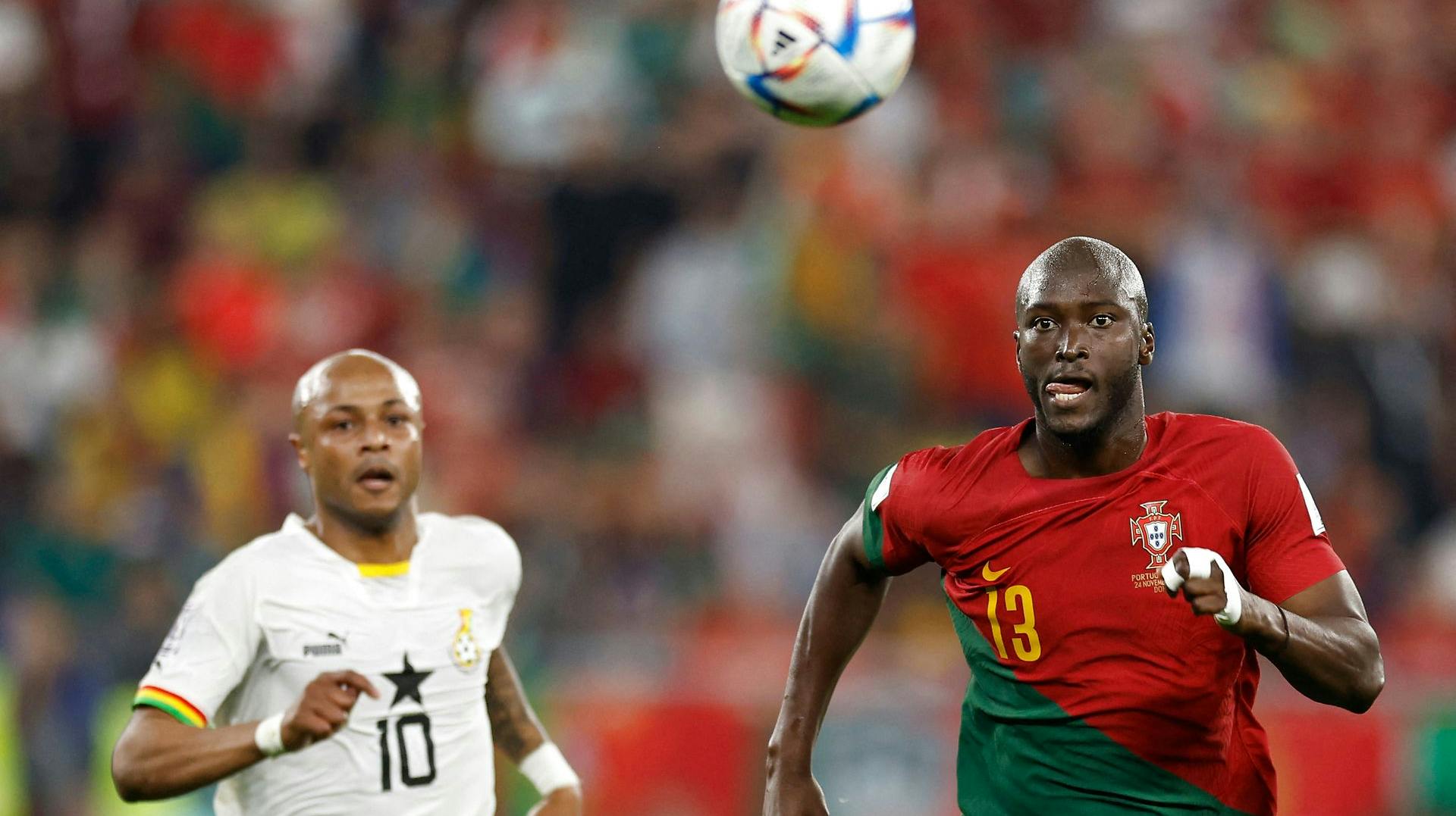 Danilo Pereira kom til skade under Portugals træning. Han har brækket tre ribben.