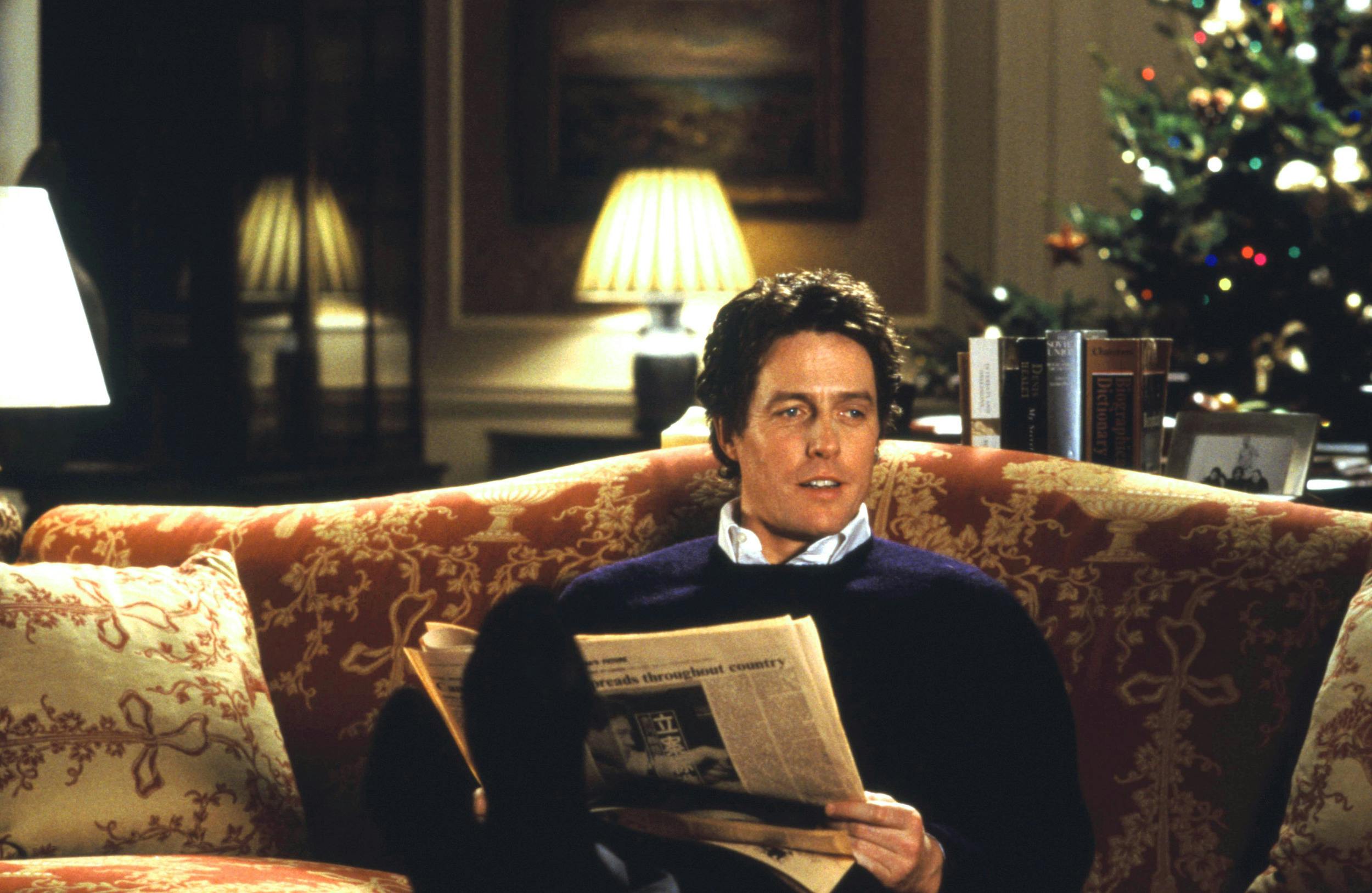 Hugh Grant i julehittet "Love Actually" fra 2003. Skuespilleren er dog ikke selv begejret for en af de nok mest ikoniske scener i filmen.