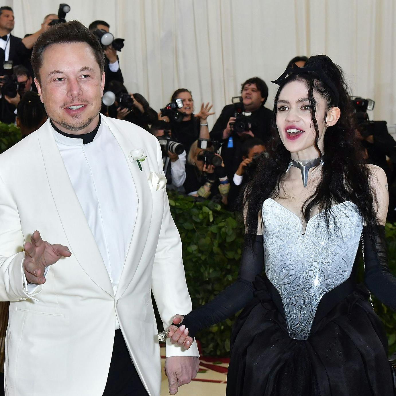 Elon Musk og Grimes fotograferet til Met Gala i 2018.