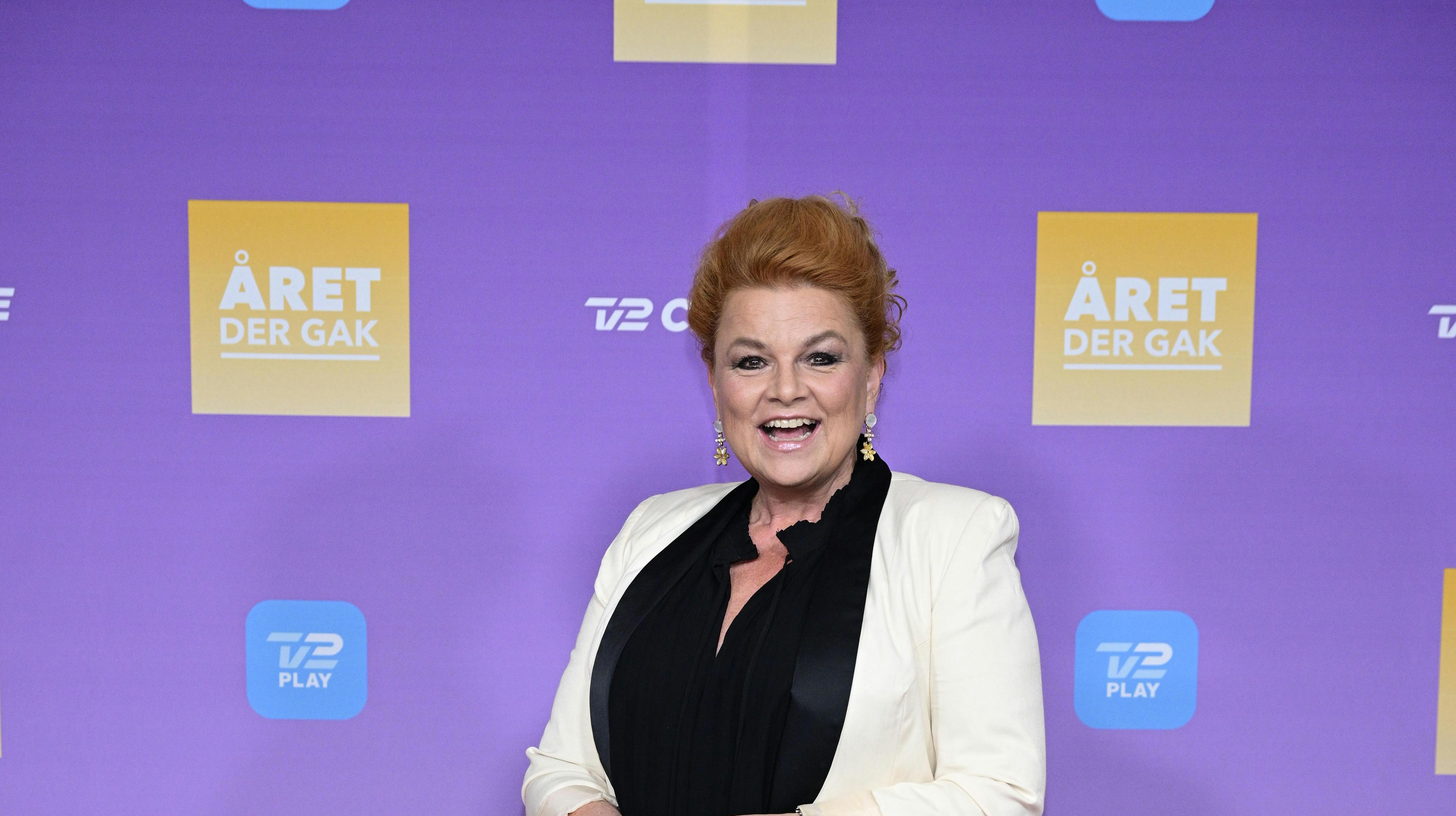 Jeanne Boel er uenig i TV 2's beslutning, om ikke at vise "Alletiders Nisse", som hun selv spiller med i, til december.