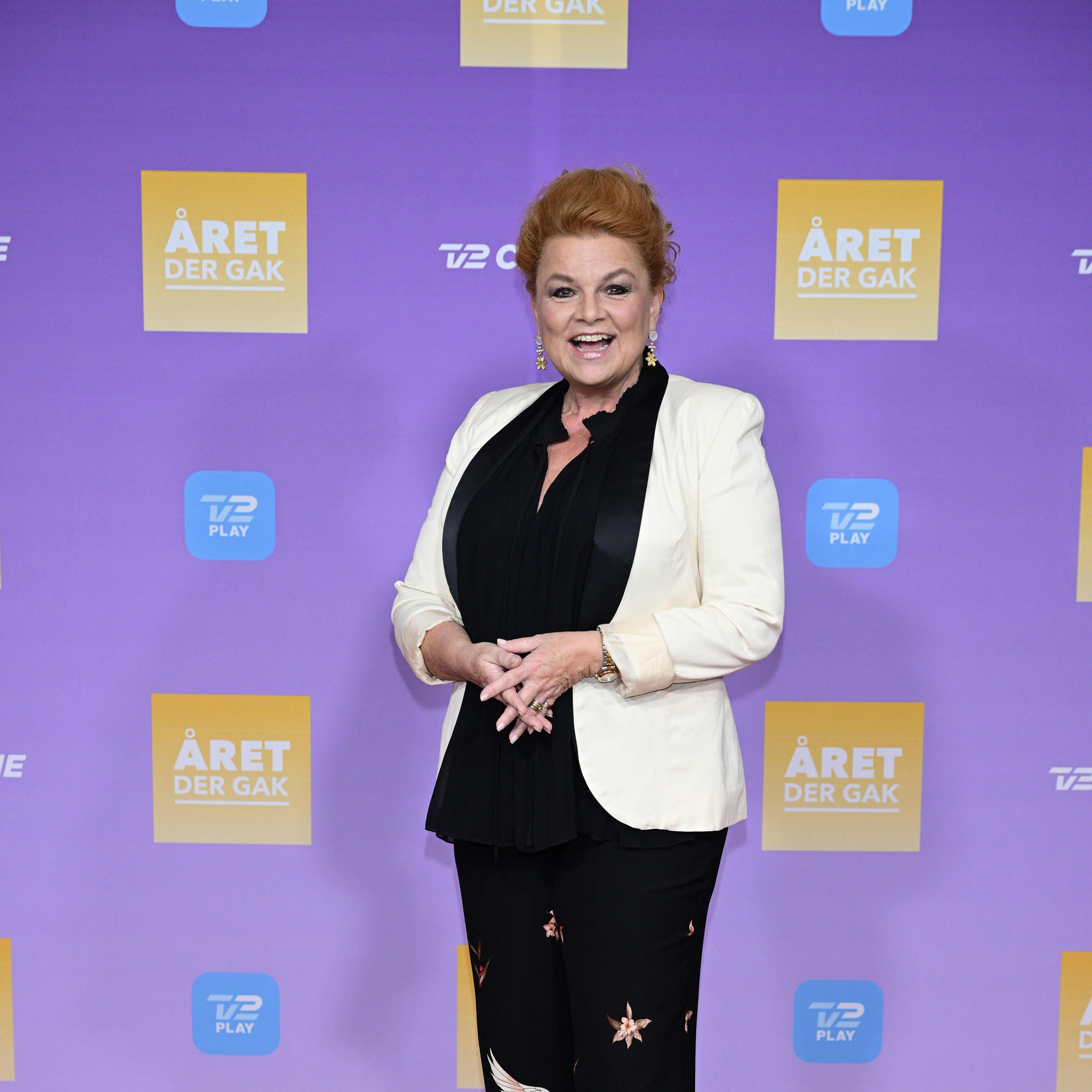 Jeanne Boel er uenig i TV 2's beslutning, om ikke at vise "Alletiders Nisse", som hun selv spiller med i, til december.