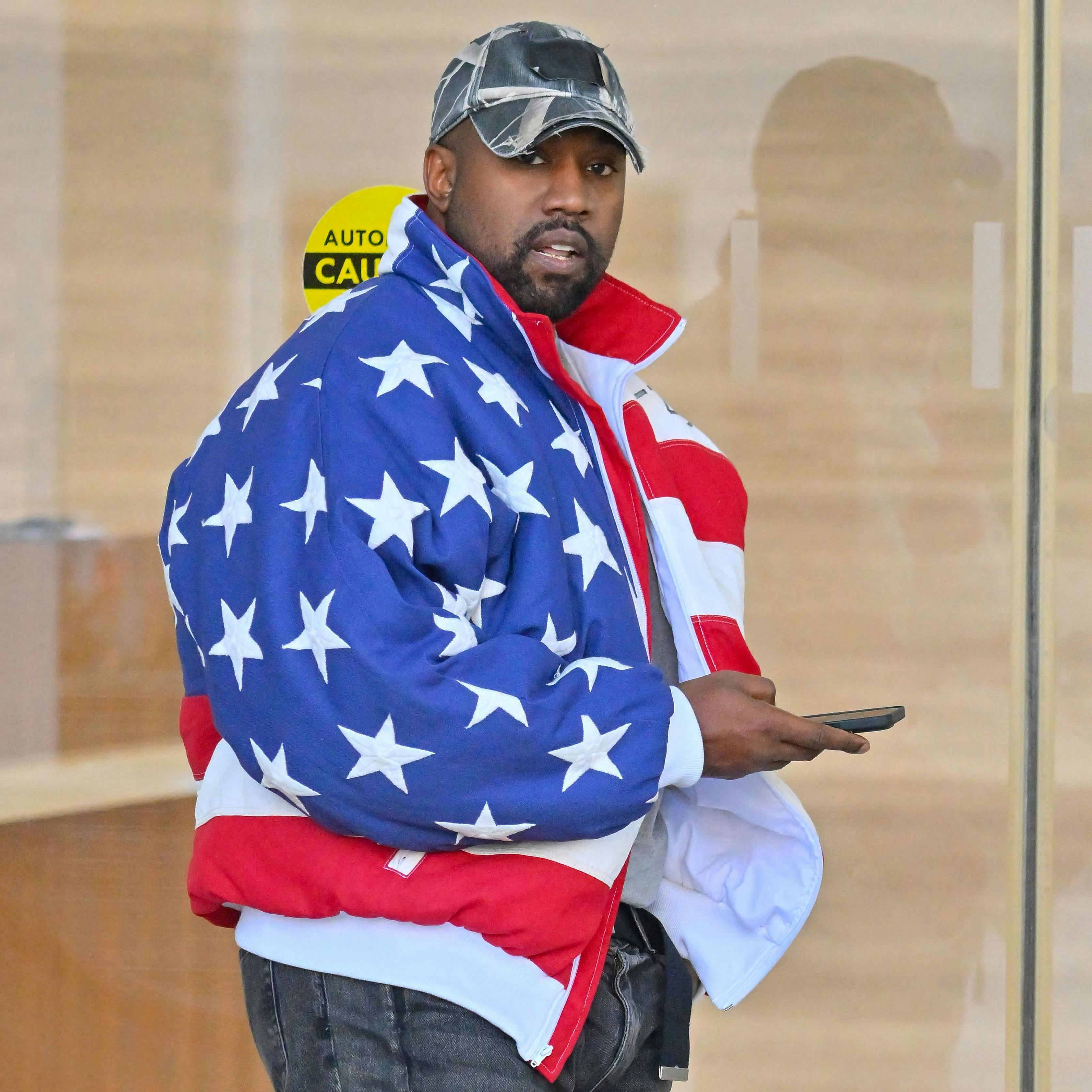 Det kan godt være, han er udskældt for tiden. Men Kanye regner med amerikanernes stemmer, når der skal vælges en præsident i 2024