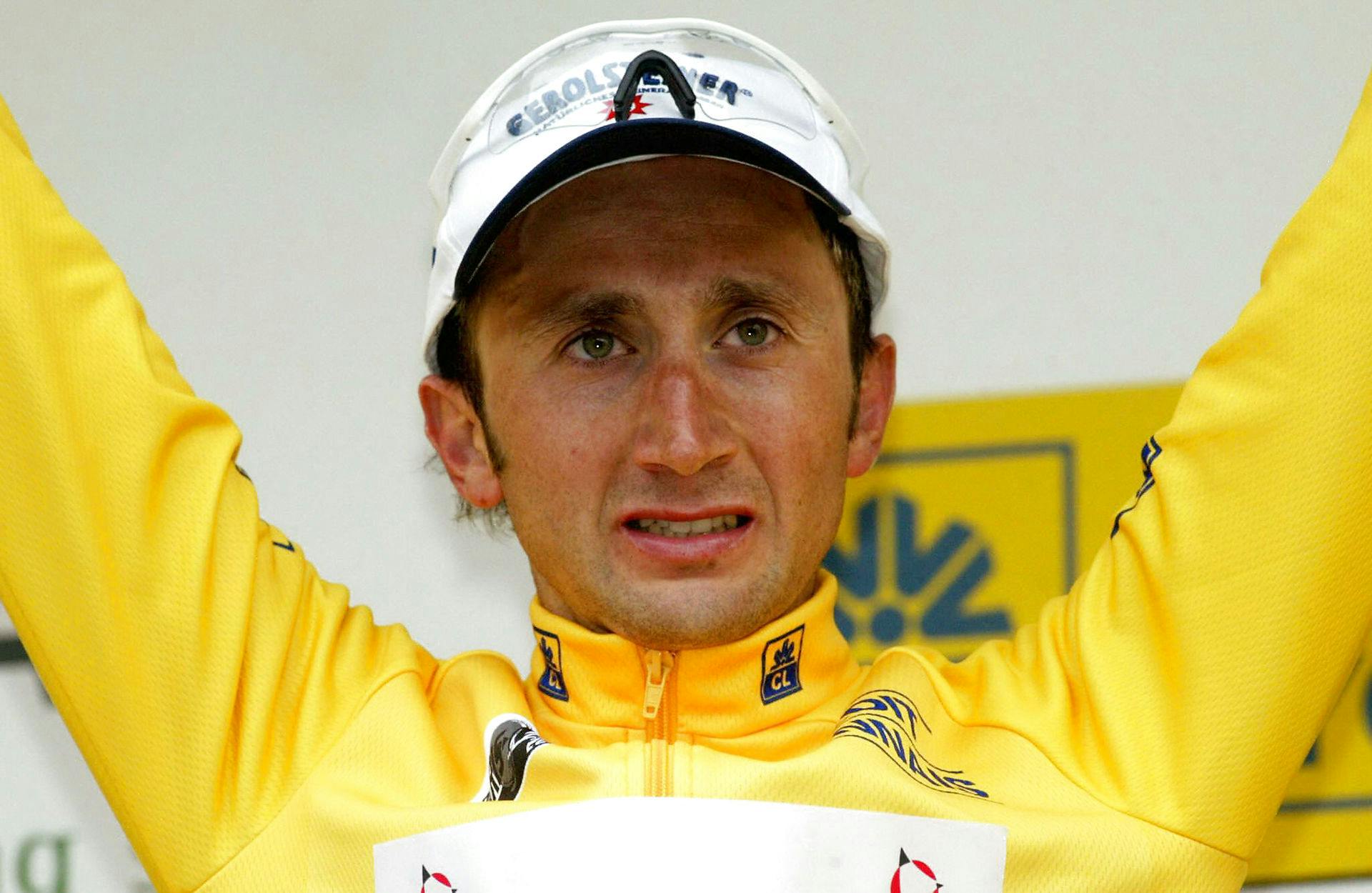 Davide Rebellin er død i en trafikulykke 51 år. På billedet ses han i 2003 i løbet Paris-Niece efter en etapesejr.