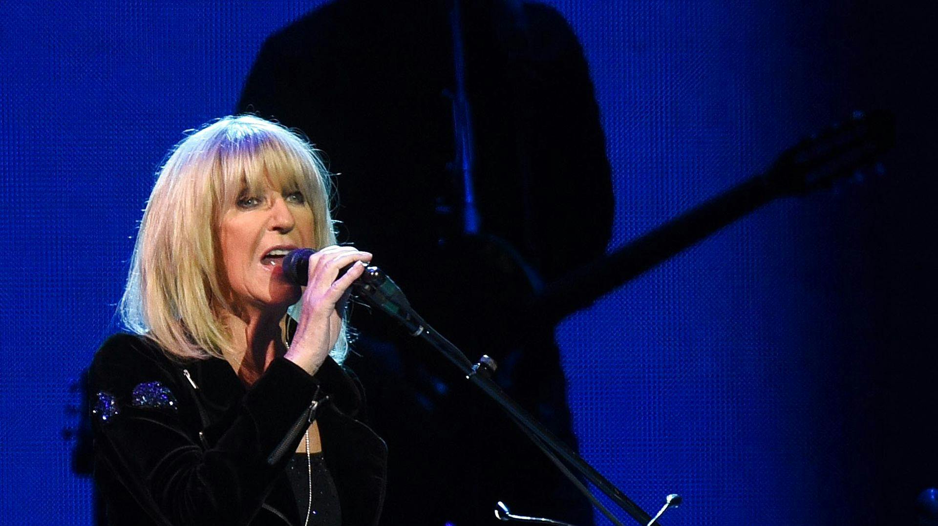 Christine McVie til en koncert i Køln tilbage i 2015. Onsdag aften oplyser hendes familie at hun er gået bort i en alder af 79 år. 