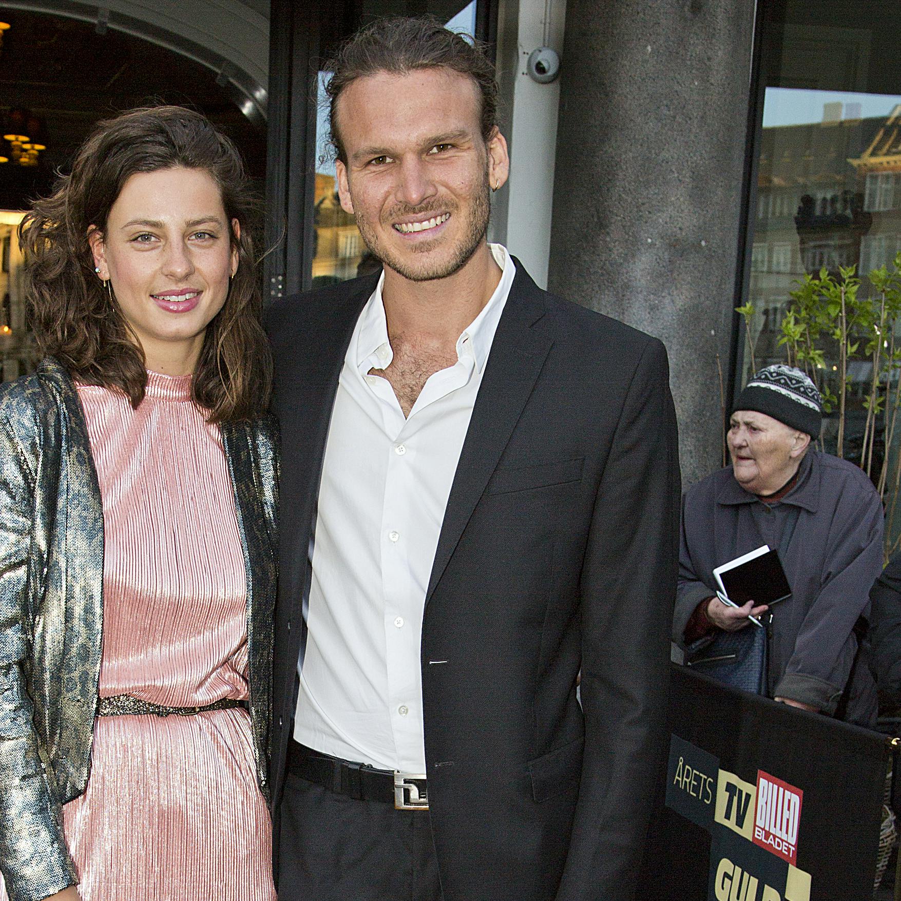 Louise og Emil er forældre til sønnerne Hugo på fire og Rumle på et. 