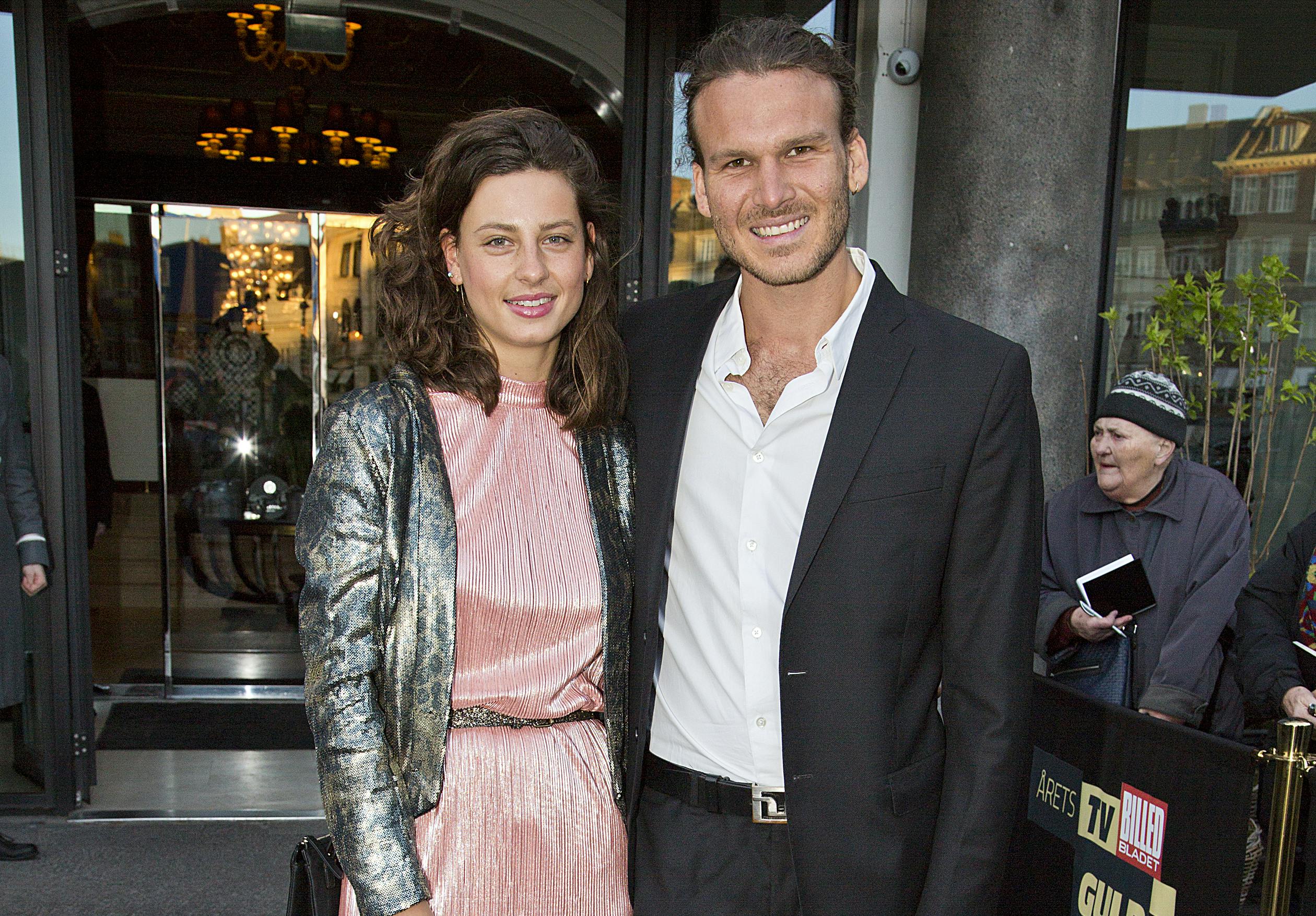 Louise og Emil er forældre til sønnerne Hugo på fire og Rumle på et. 