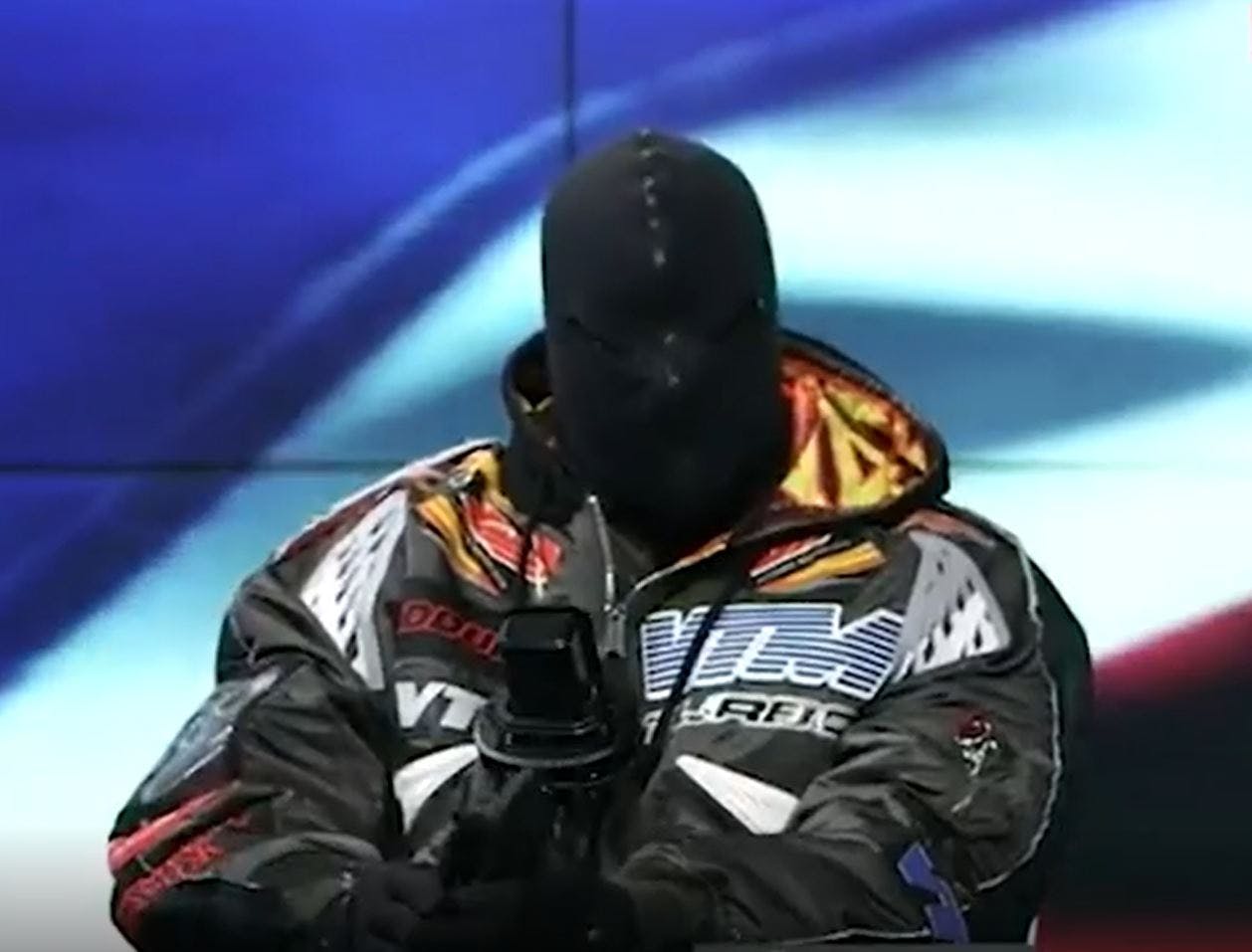 Sådan så han ud, Kanye West, da han torsdag aften gæstede InfoWars med Alex Jones.