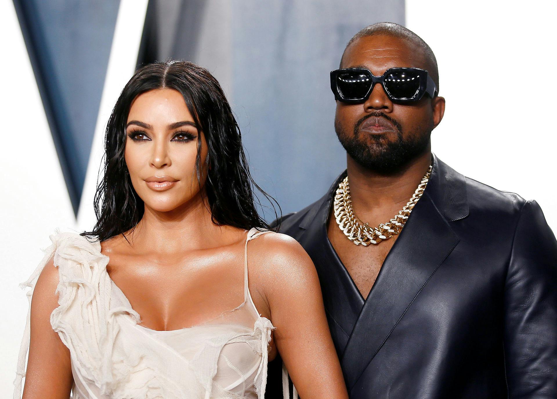 Kanye West langer endnu en gang ud efter sin ekshustru, Kim Kardashian.
