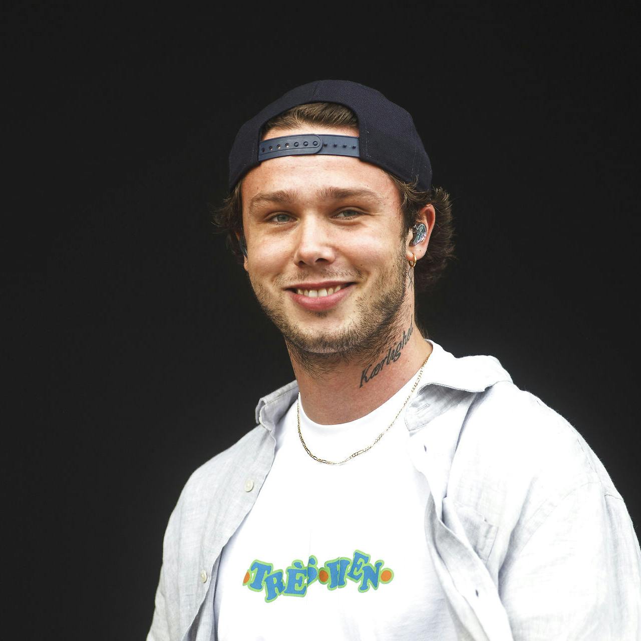 Hele Danmark græder over Hugo Helmigs død. 