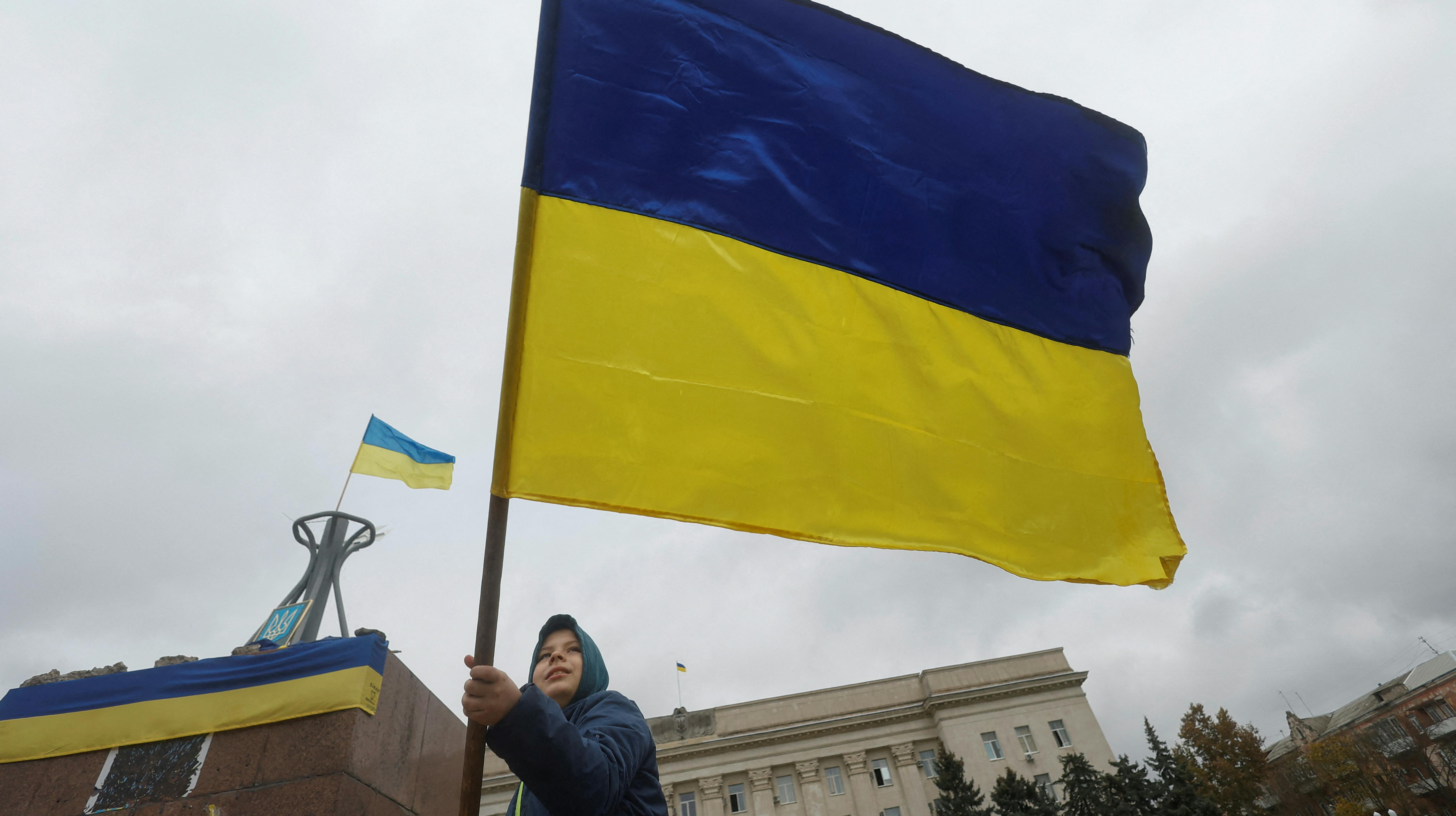 Ukraines ambassader i Ungarn, Polen, Kroatien og Italien har fået tilsendt dyreøjne i tilsølede pakker. Ukraine er ved at undersøge hvorfor 