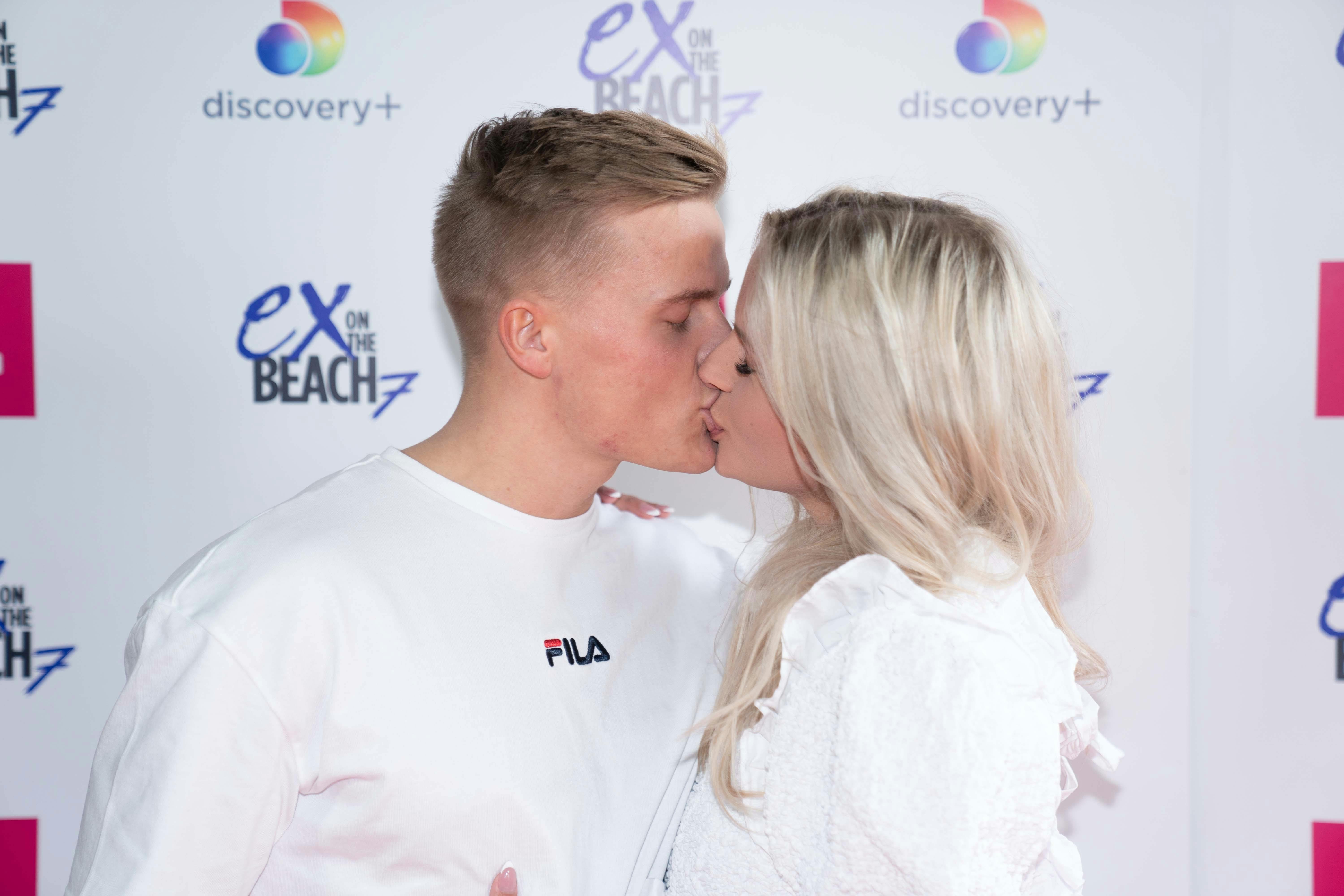 Kærligheden er brast mellem de to realitydeltagere.