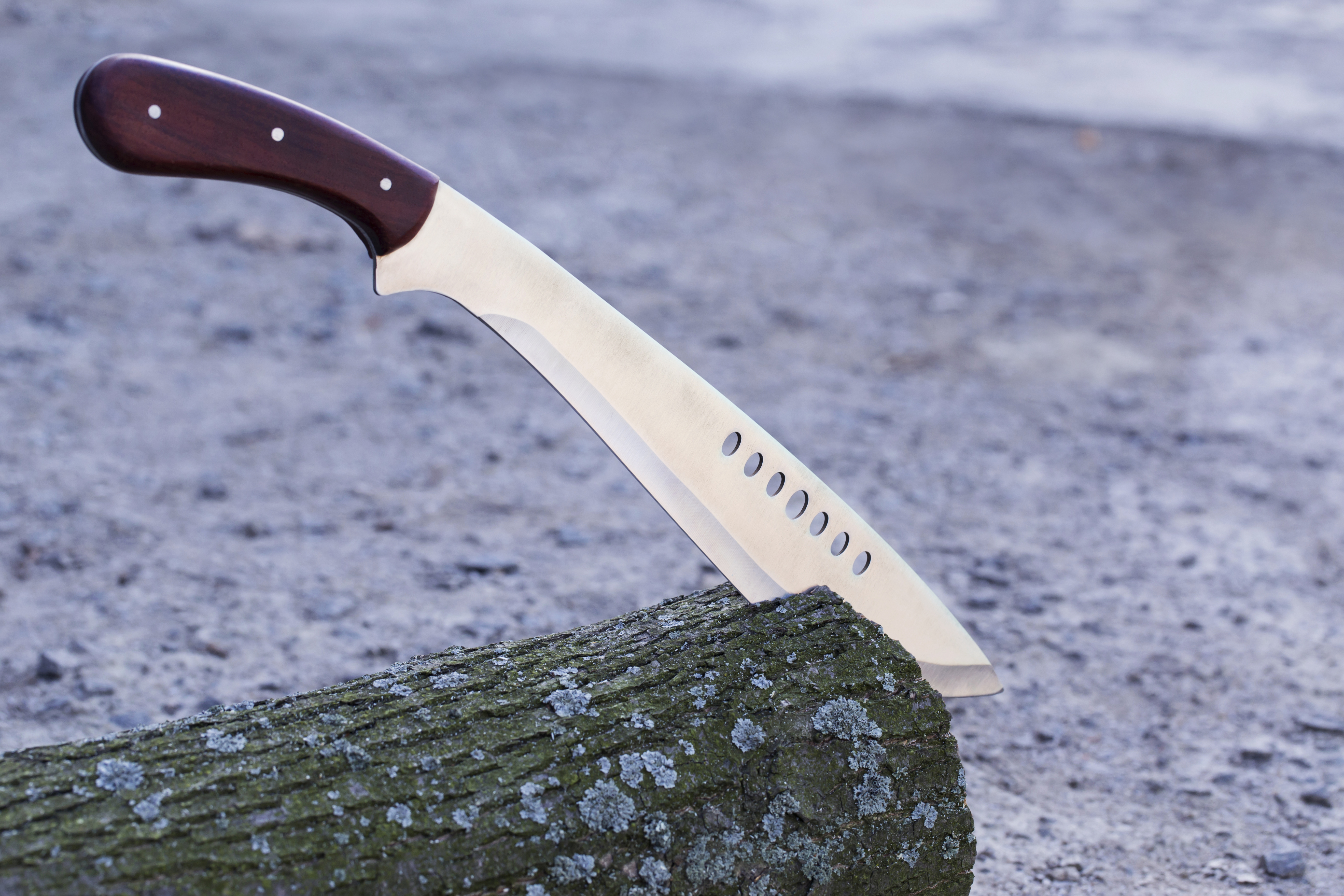 Если нож упал на пол. Нож падает на пол. К чему уронить нож на пол. Приметы про нож упавший. Ножом по столешнице.