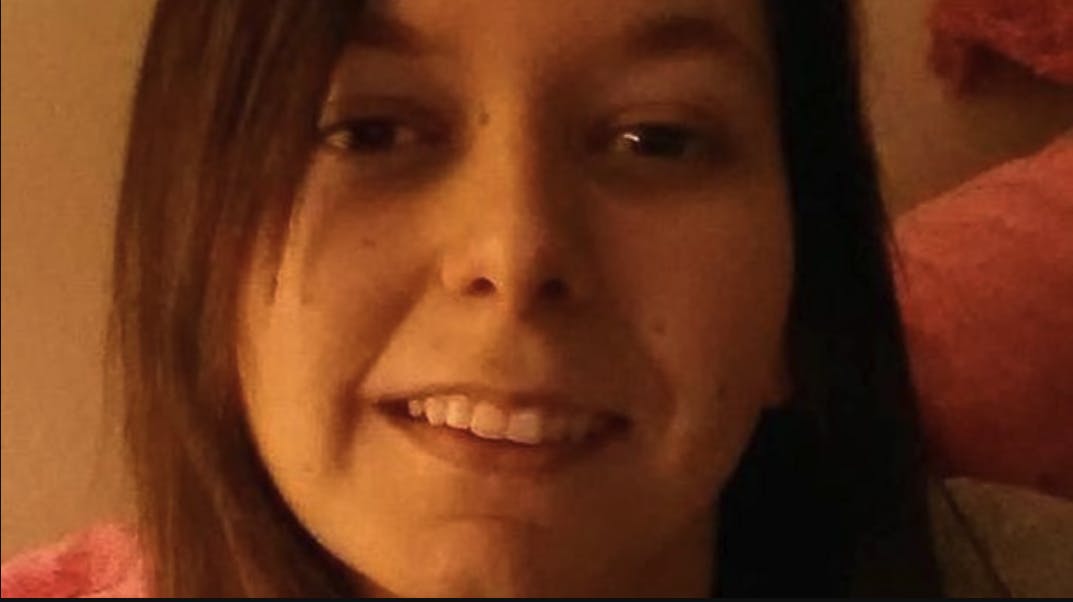 Politiet valgte at sigte moren – 26-årige Shauna Donnelly – for at have dræbt sin nyfødte baby. Kort efter blev sigtelsen dog frafaldet.