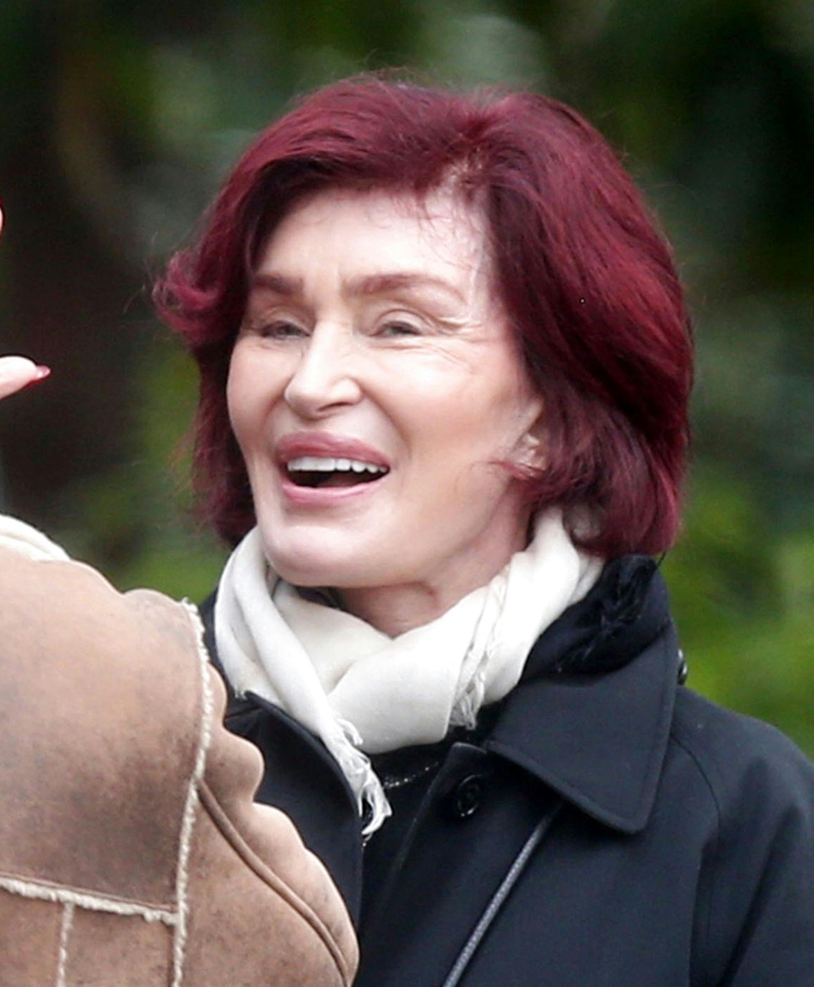 Sharon Osbourne på husjagt med sønnike.